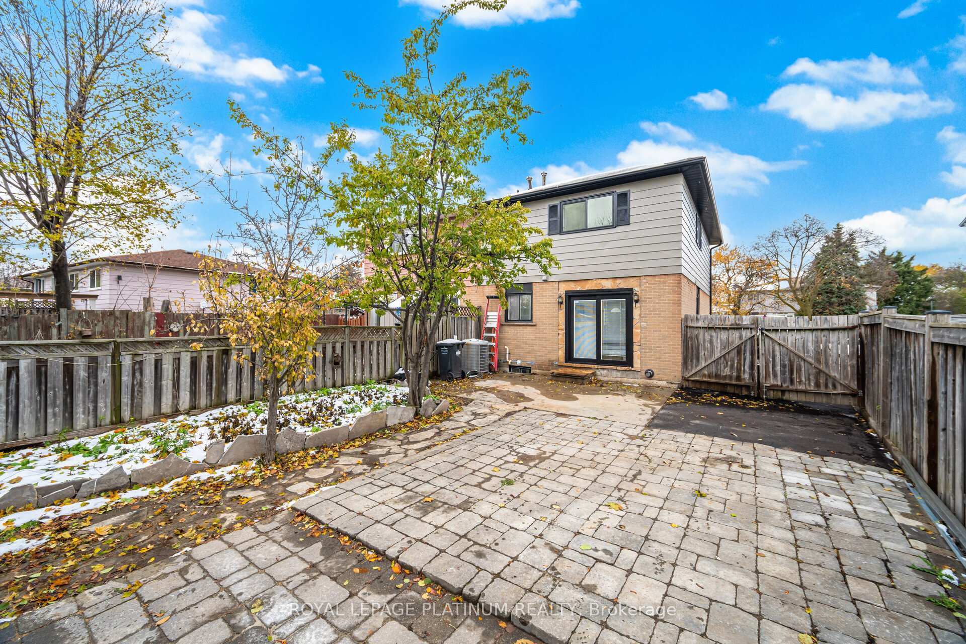 Photo 39 of 230 Archdekin Drive, Brampton, Madoc — HOMEH