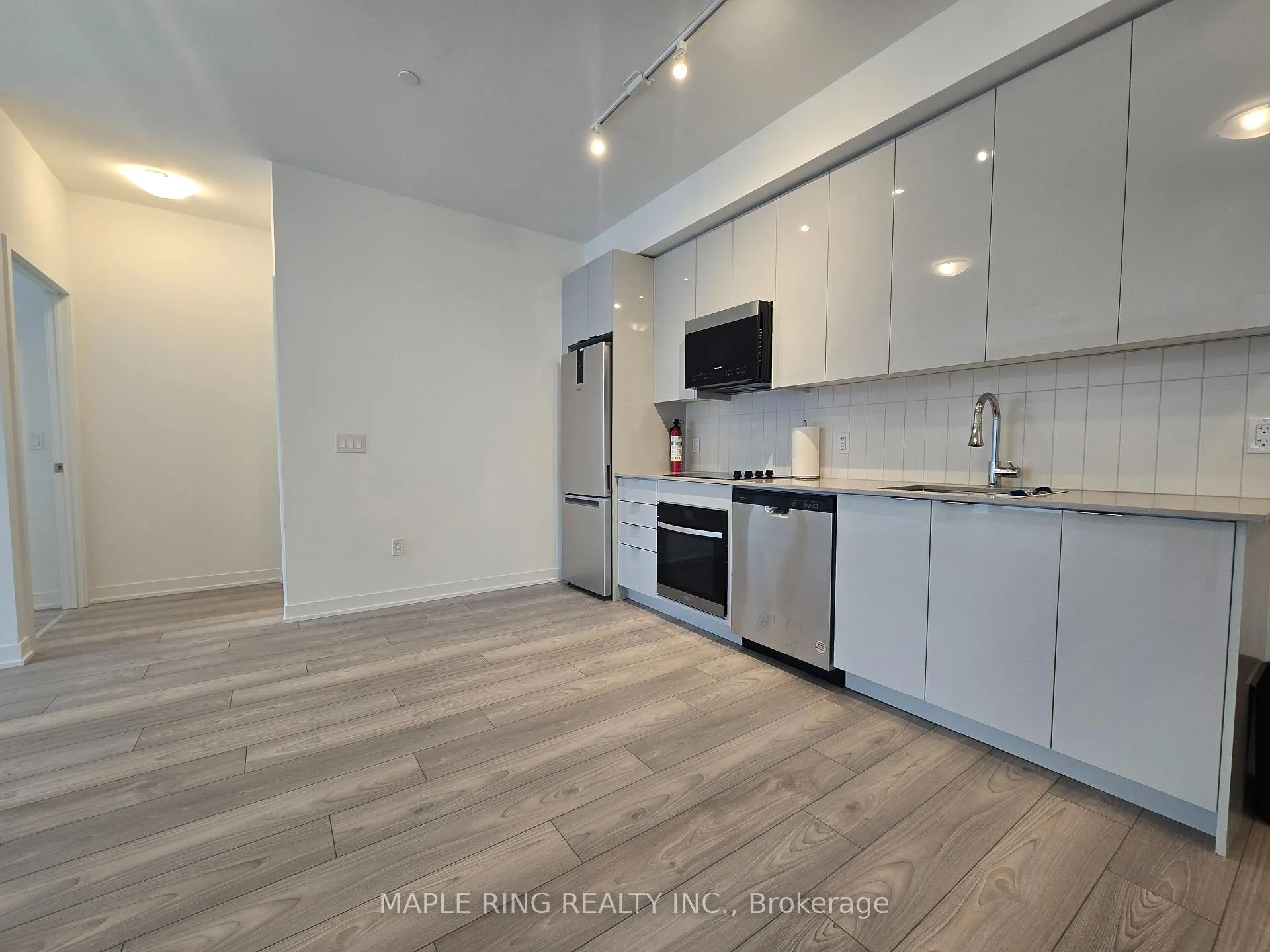 Photo 2 of Unit 443, 498 Caldari Road, Vaughan, Concord — HOMEH