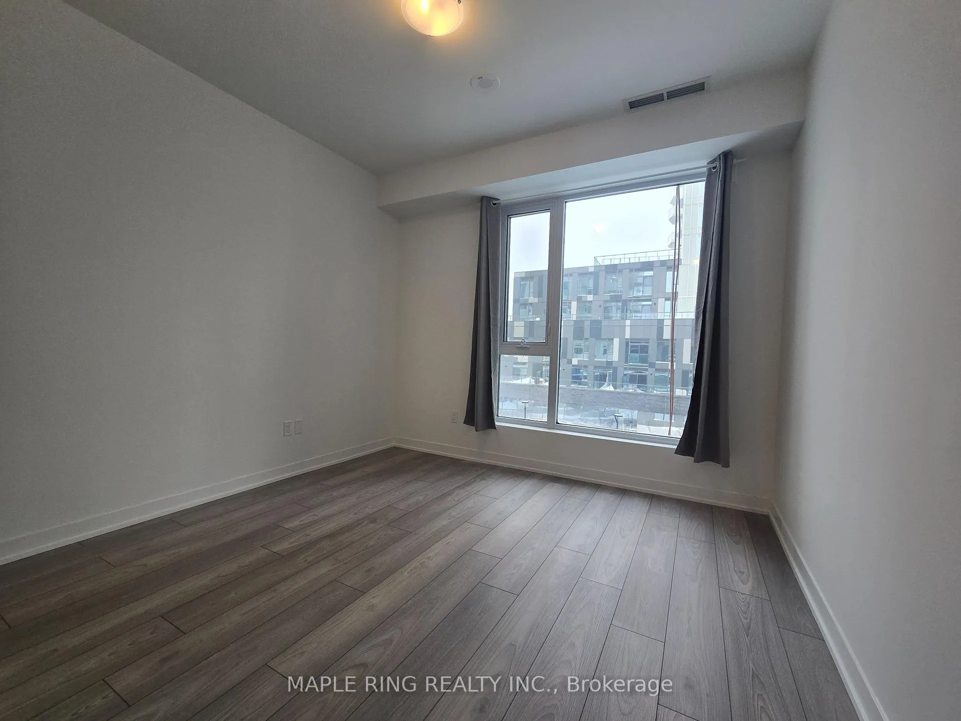 Photo 5 of Unit 443, 498 Caldari Road, Vaughan, Concord — HOMEH