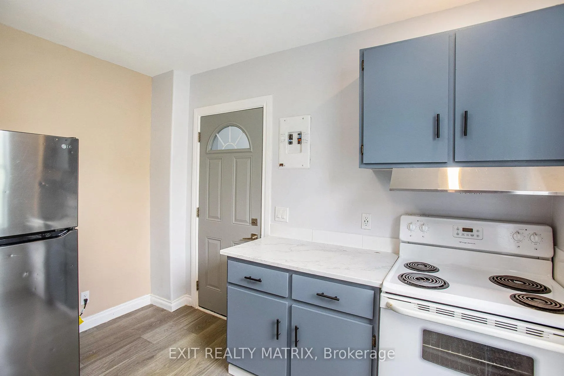 Photo 6 of Unit 2, 256 Park Street, Ottawa, Vanier — HOMEH