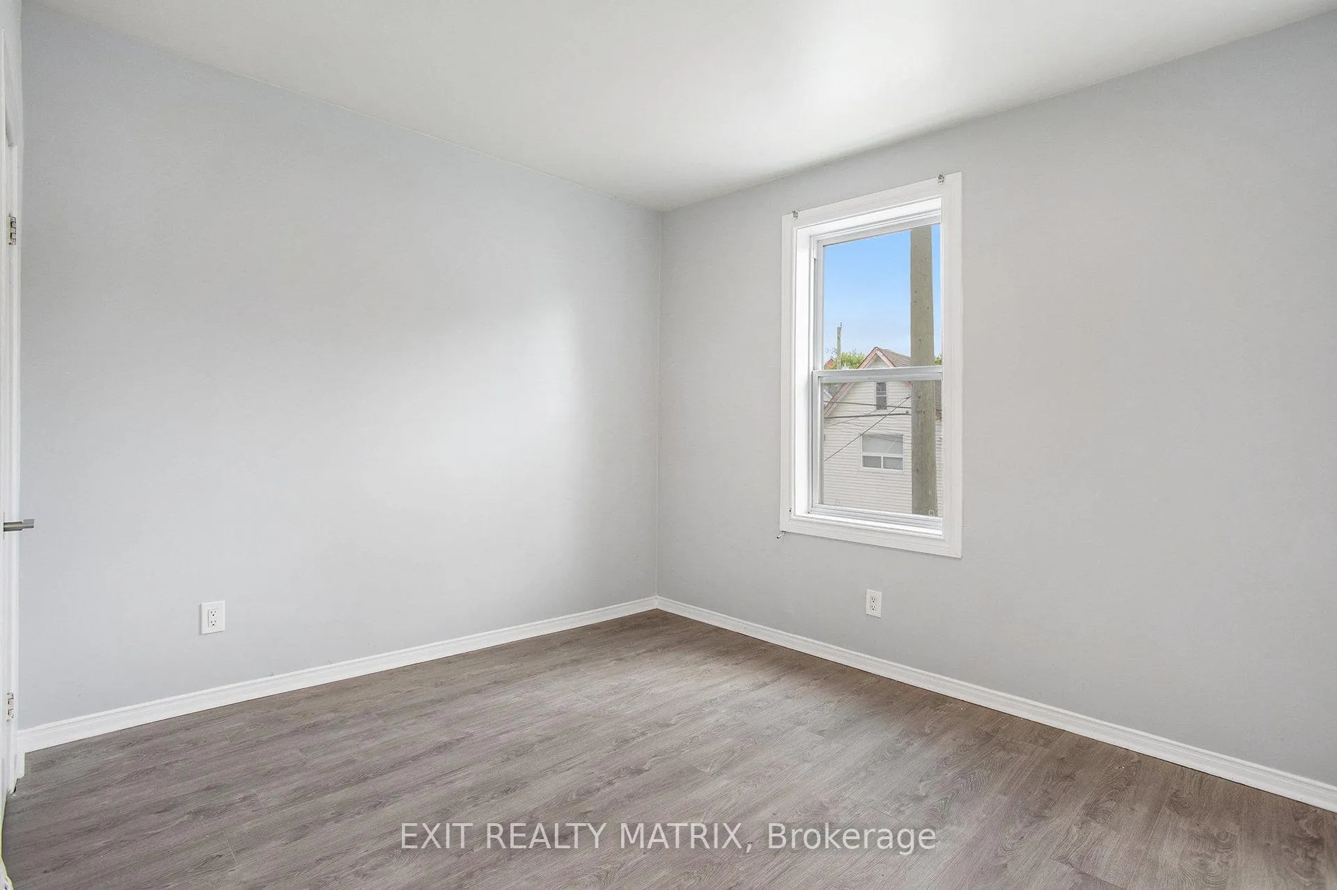 Photo 9 of Unit 2, 256 Park Street, Ottawa, Vanier — HOMEH