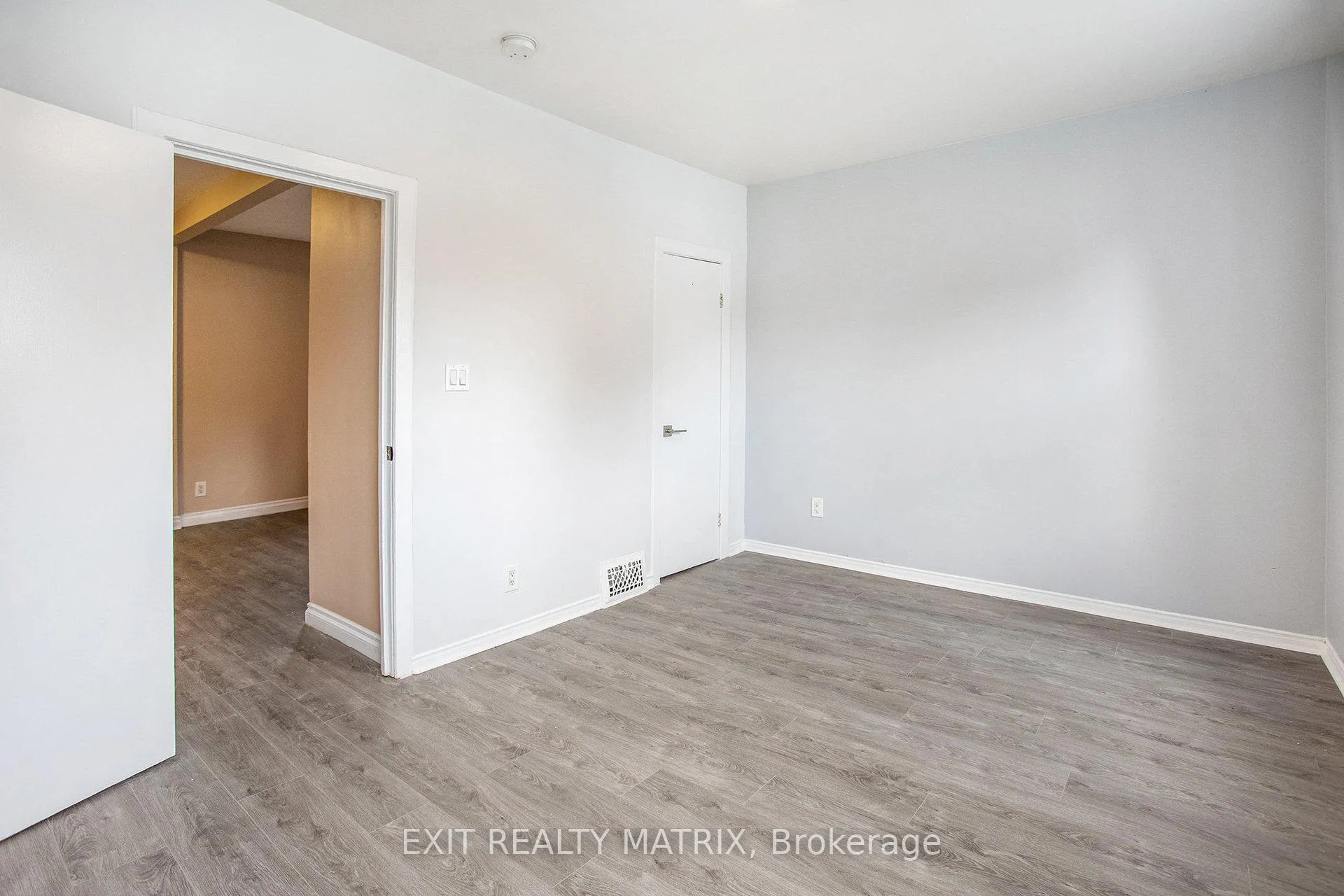 Photo 10 of Unit 2, 256 Park Street, Ottawa, Vanier — HOMEH