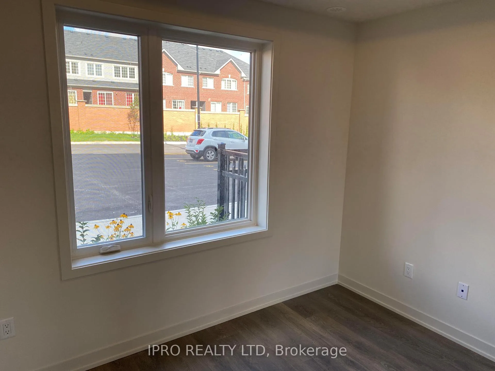 Photo 2 of Unit 103, 62 Sky Harbour Drive E, Brampton, Bram West — HOMEH