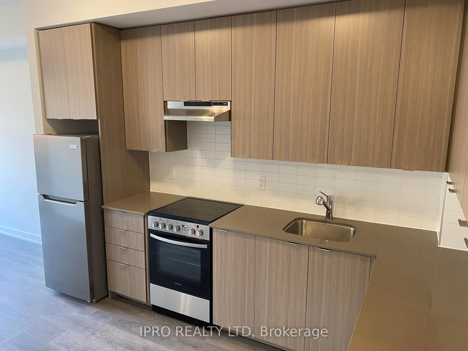 Photo 5 of Unit 103, 62 Sky Harbour Drive E, Brampton, Bram West — HOMEH