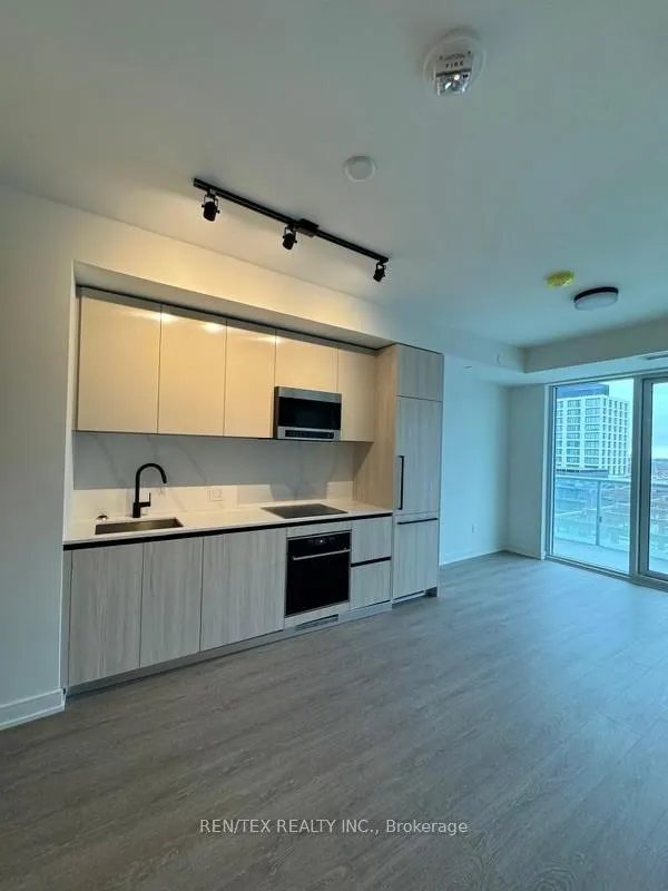 Photo 5 of Unit 1007, 425 Front Street, Toronto, Waterfront Communities — HOMEH
