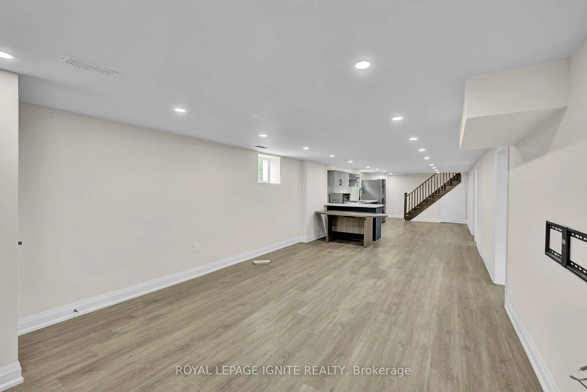 Photo 4 of Unit Lower unit, 1690 Highway 2 Road, Clarington, Courtice — HOMEH