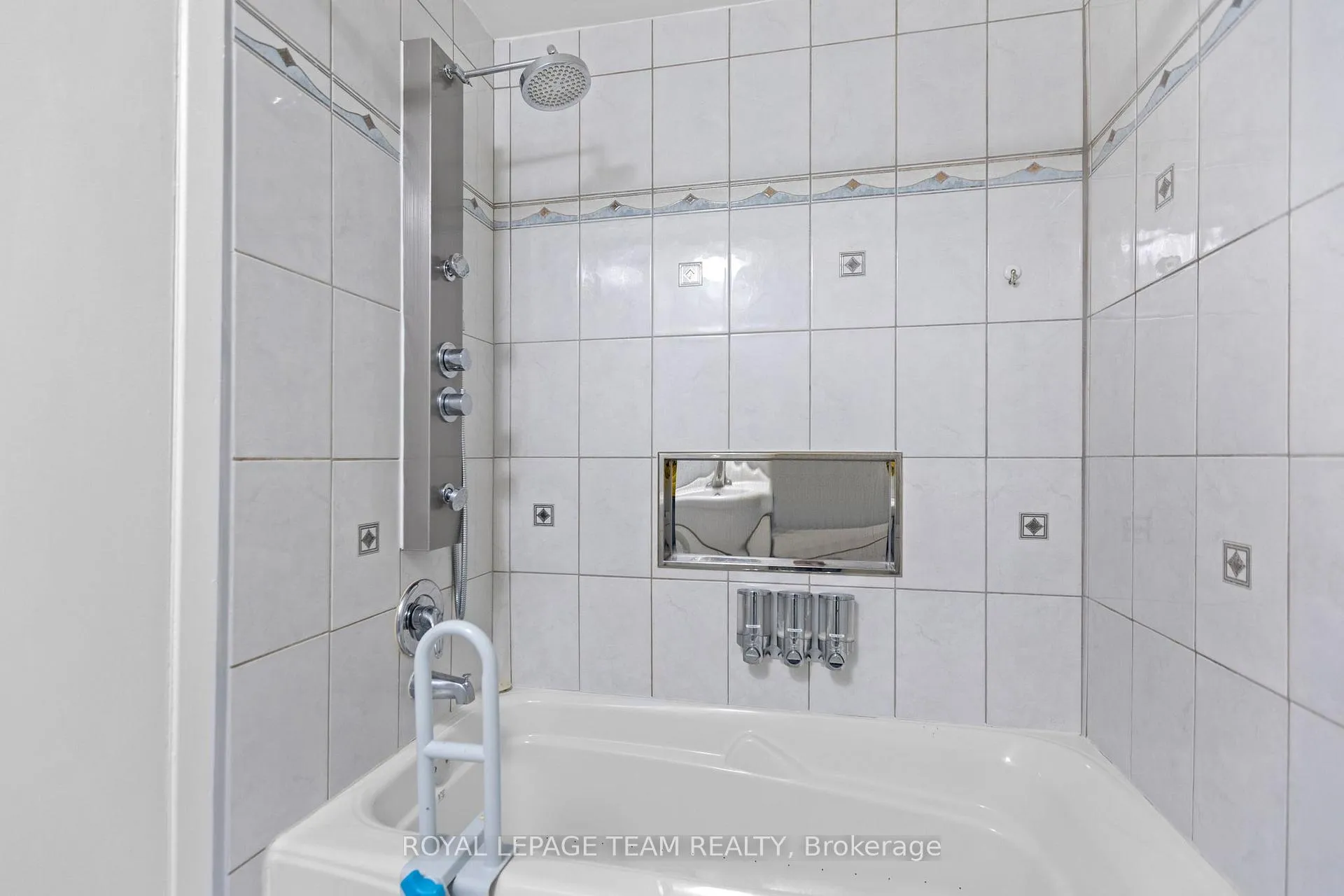 Photo 32 of 6356 Mary Jane Crescent, Ottawa, Chateauneuf — HOMEH