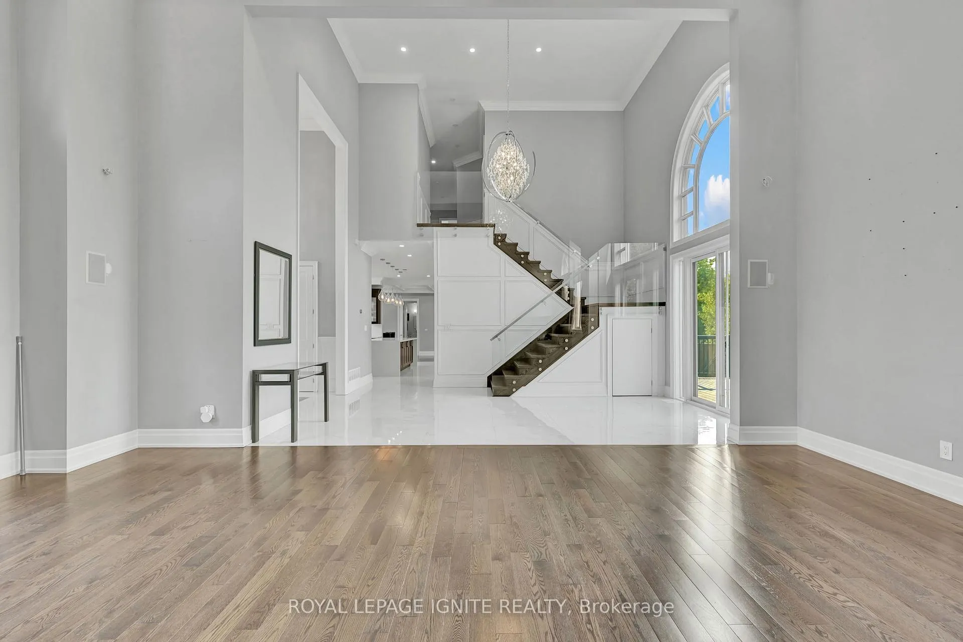 Photo 4 of Unit Main, 1690 Highway 2 Road, Clarington, Courtice — HOMEH