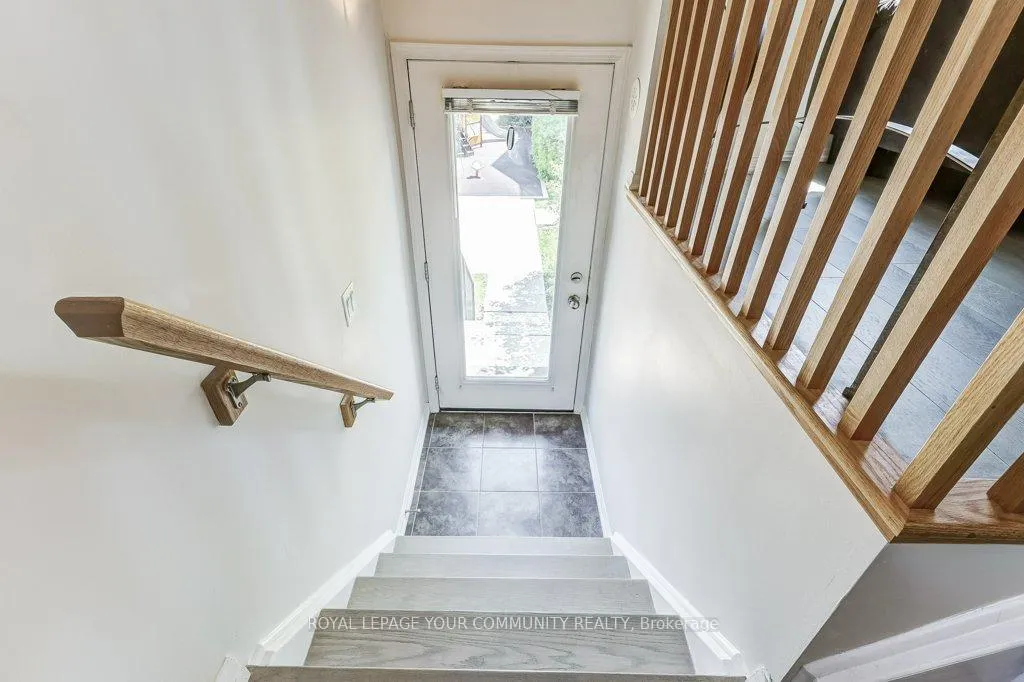 Photo 3 of 73 Burton Howard Drive, Aurora, Bayview Northeast — HOMEH