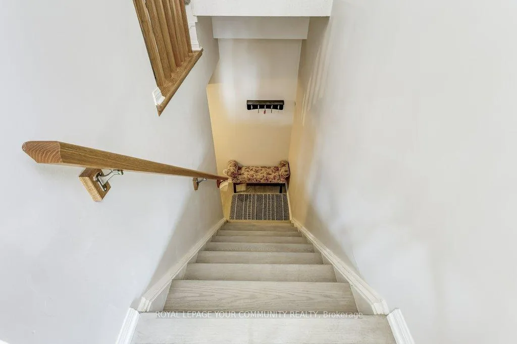 Photo 4 of 73 Burton Howard Drive, Aurora, Bayview Northeast — HOMEH