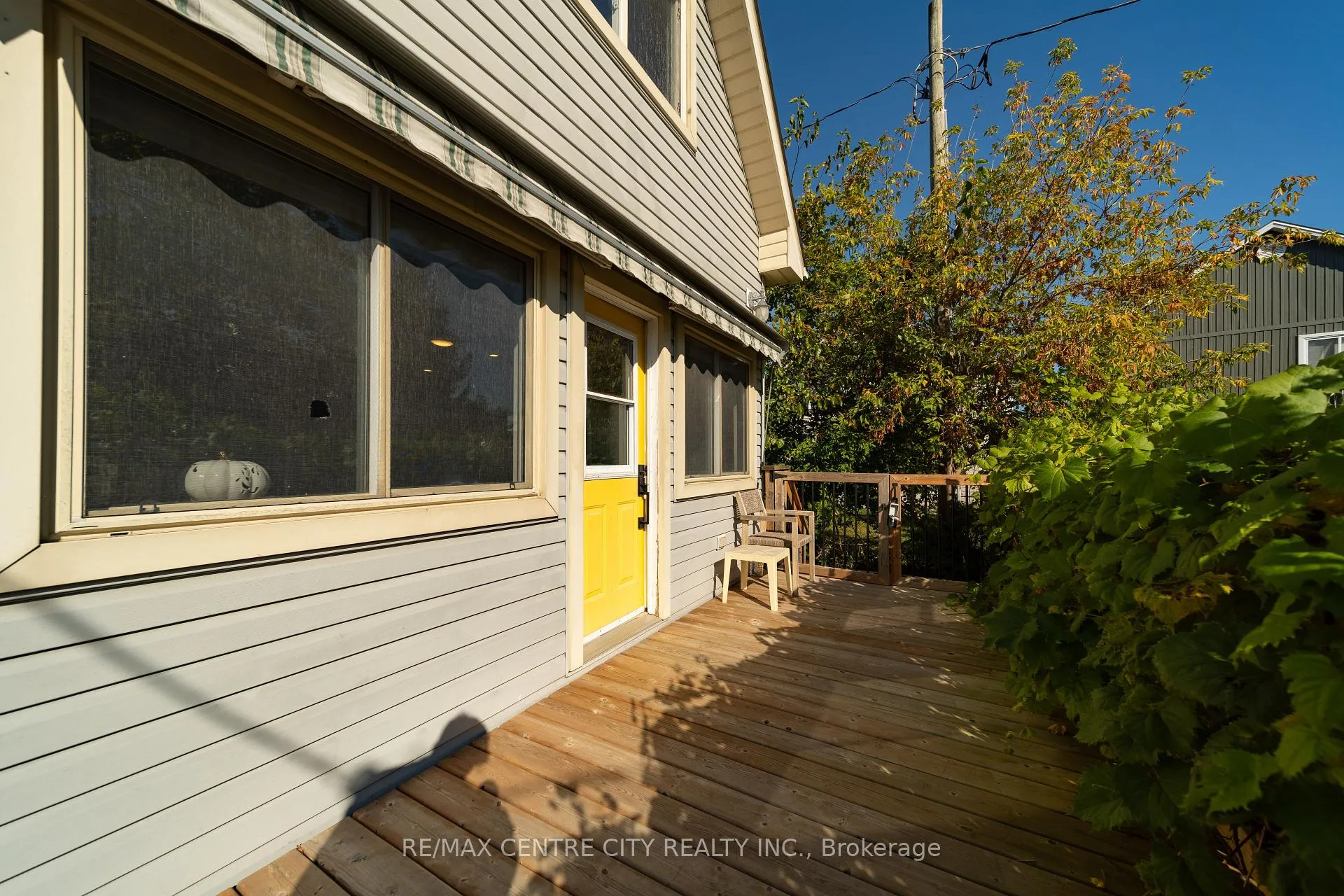 Photo 6 of 417 Edith Cavell Boulevard, Central Elgin, Rural Central Elgin — HOMEH