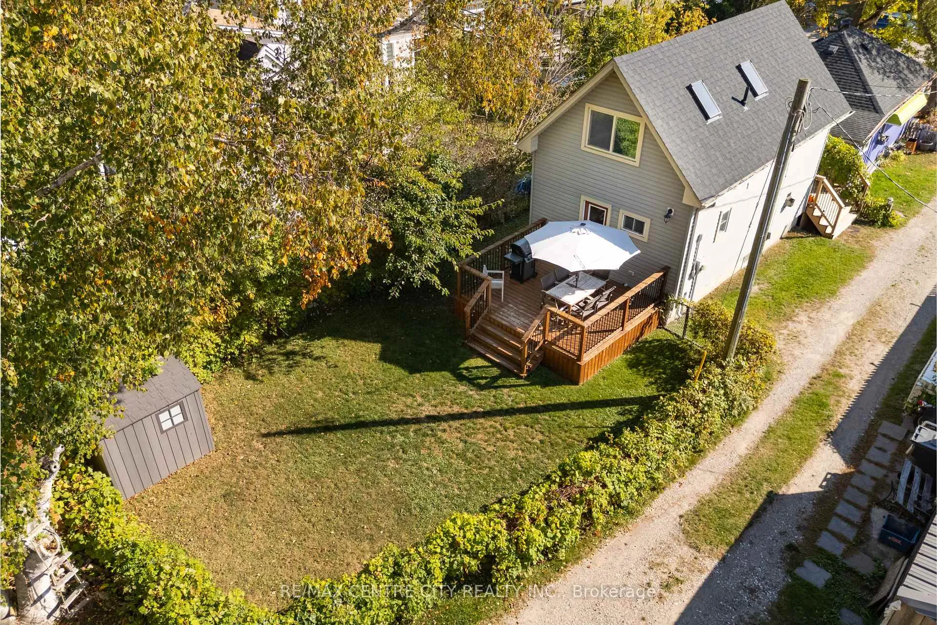 Photo 8 of 417 Edith Cavell Boulevard, Central Elgin, Rural Central Elgin — HOMEH
