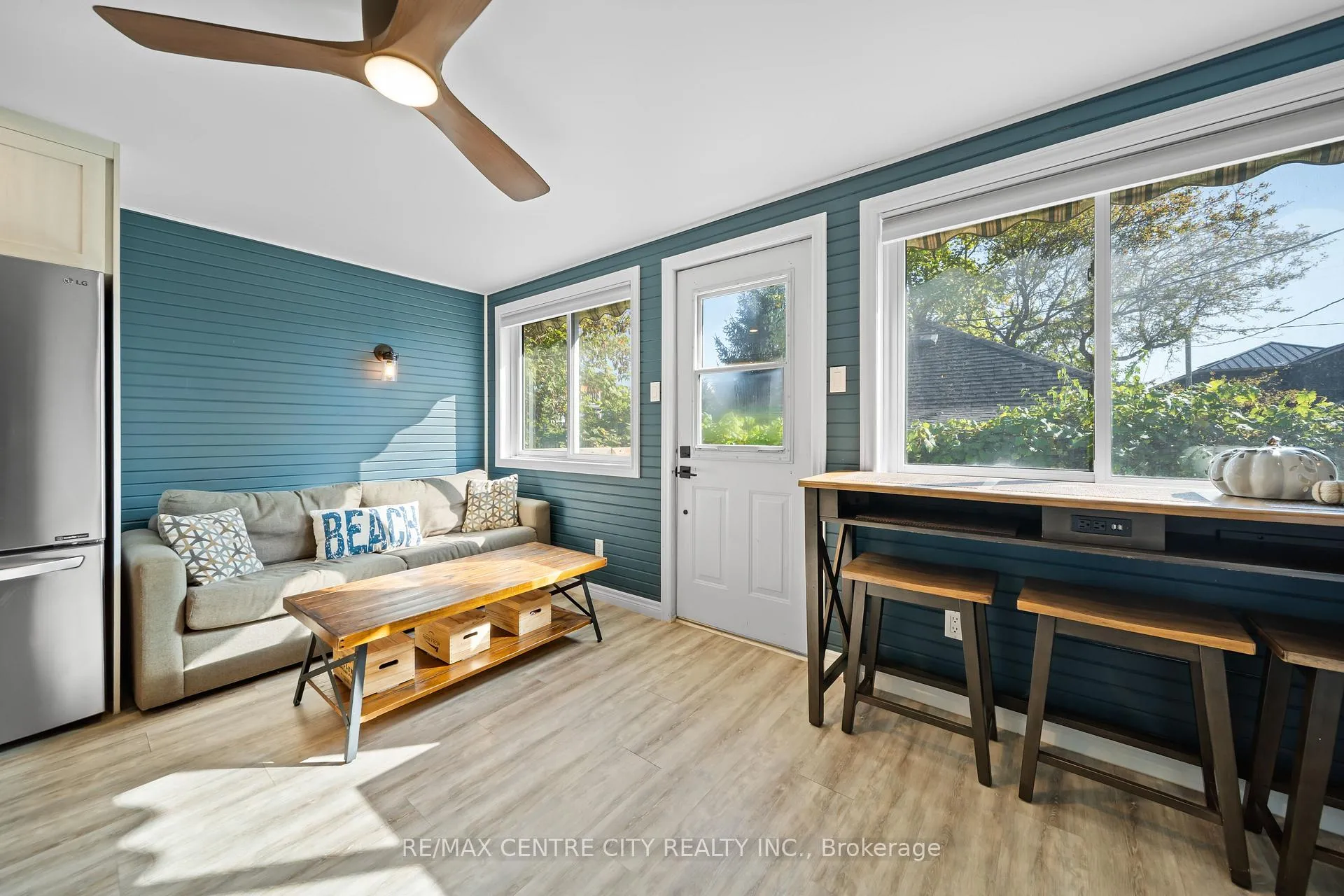 Photo 12 of 417 Edith Cavell Boulevard, Central Elgin, Rural Central Elgin — HOMEH