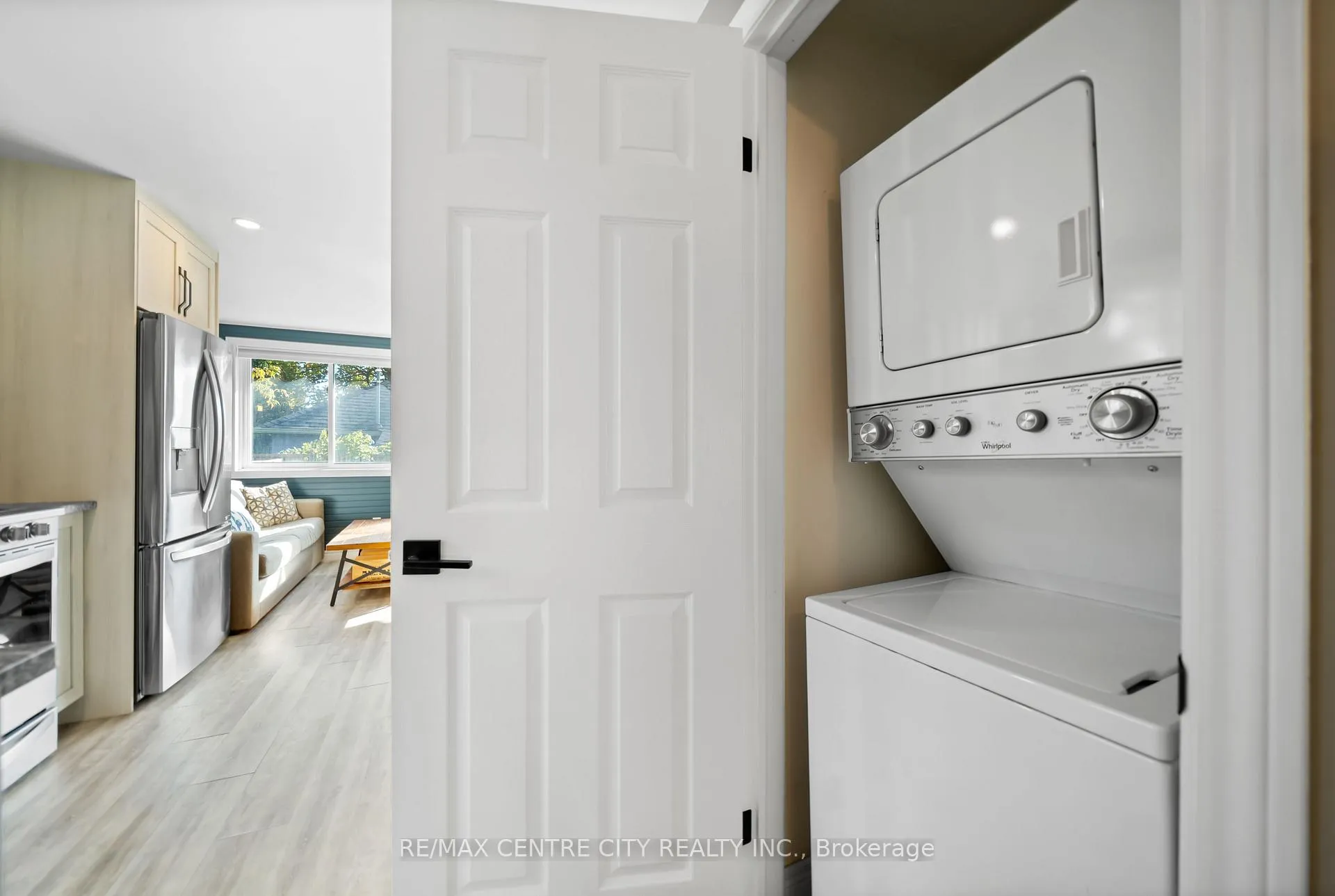 Photo 18 of 417 Edith Cavell Boulevard, Central Elgin, Rural Central Elgin — HOMEH