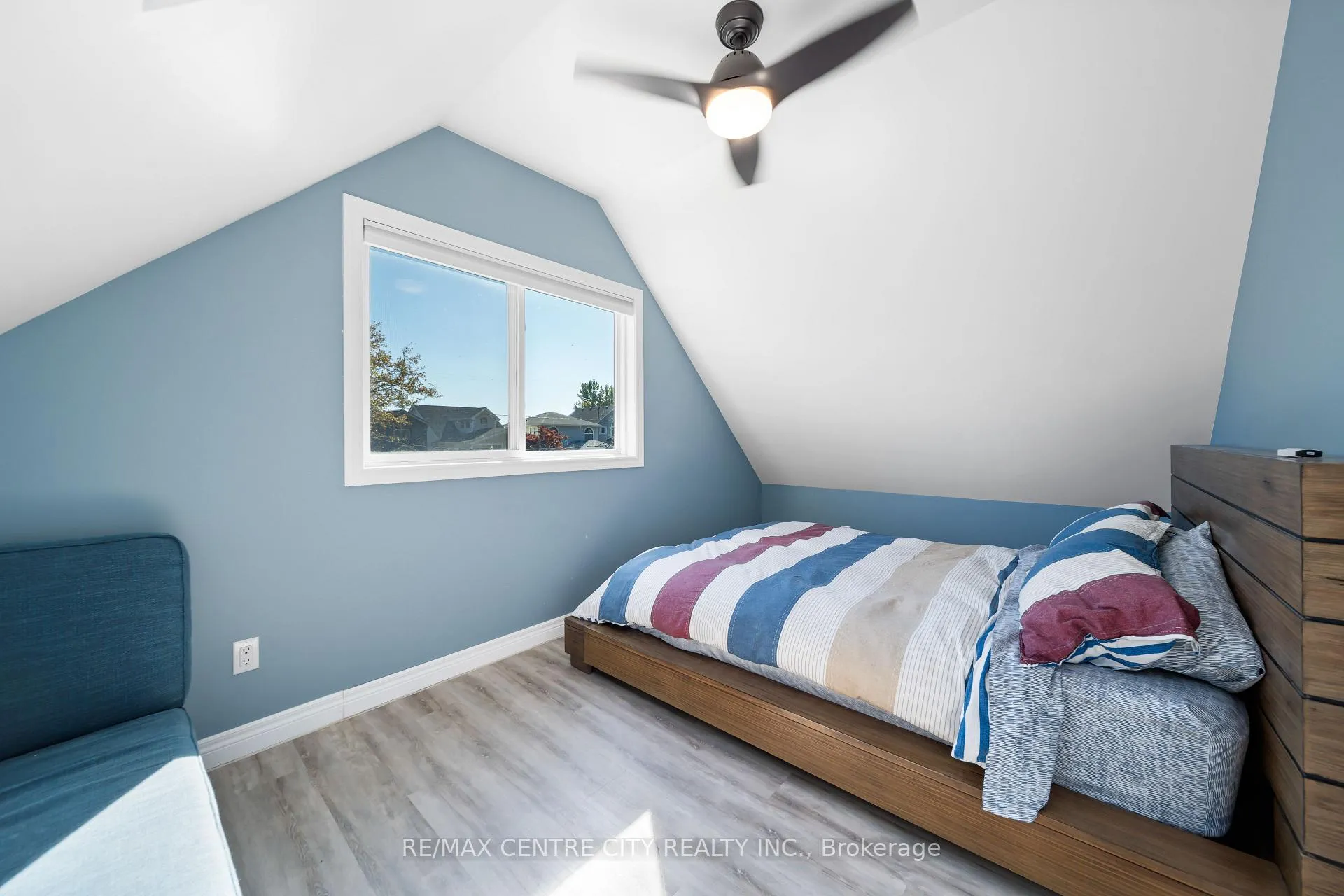 Photo 25 of 417 Edith Cavell Boulevard, Central Elgin, Rural Central Elgin — HOMEH