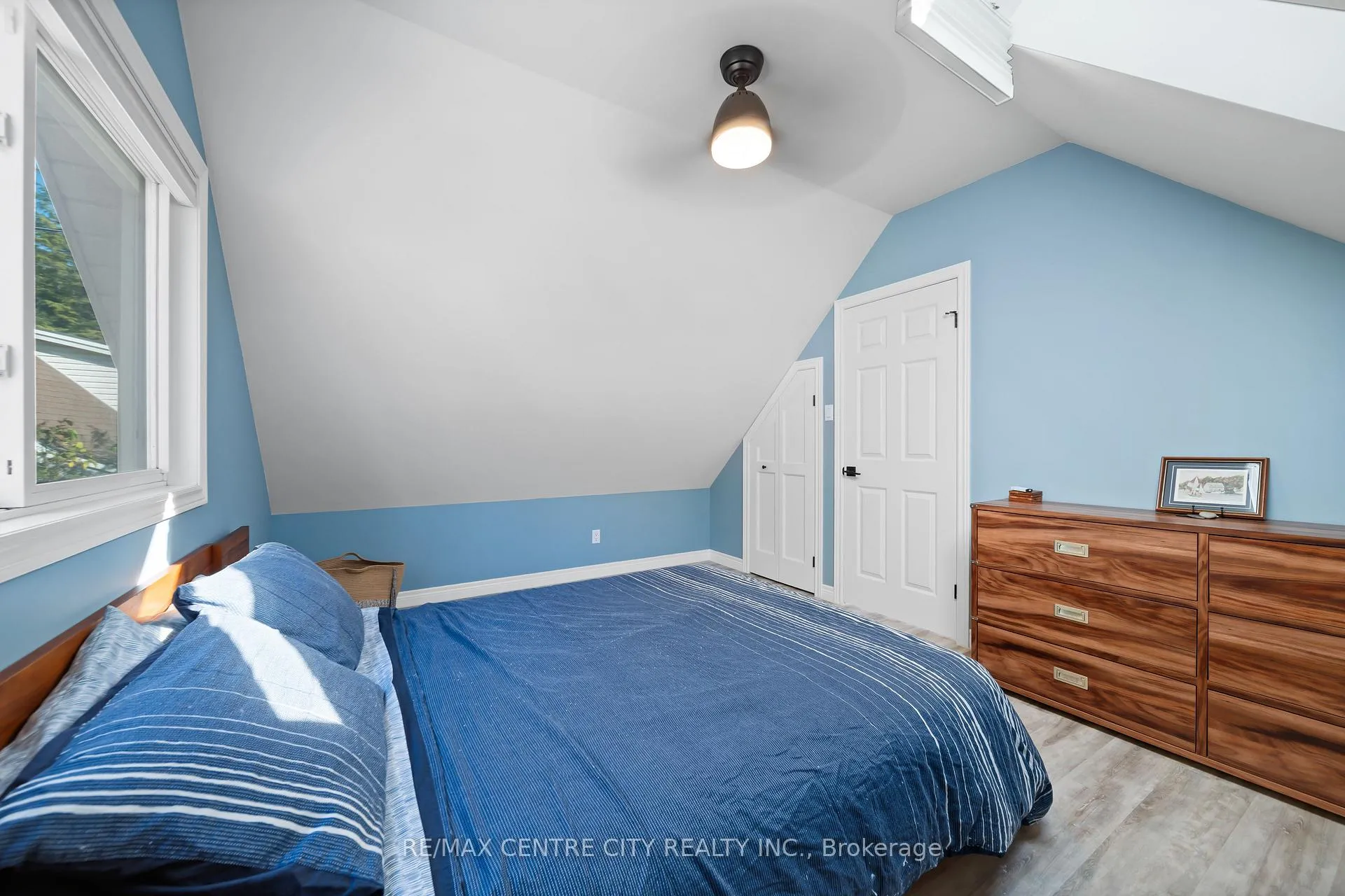 Photo 28 of 417 Edith Cavell Boulevard, Central Elgin, Rural Central Elgin — HOMEH