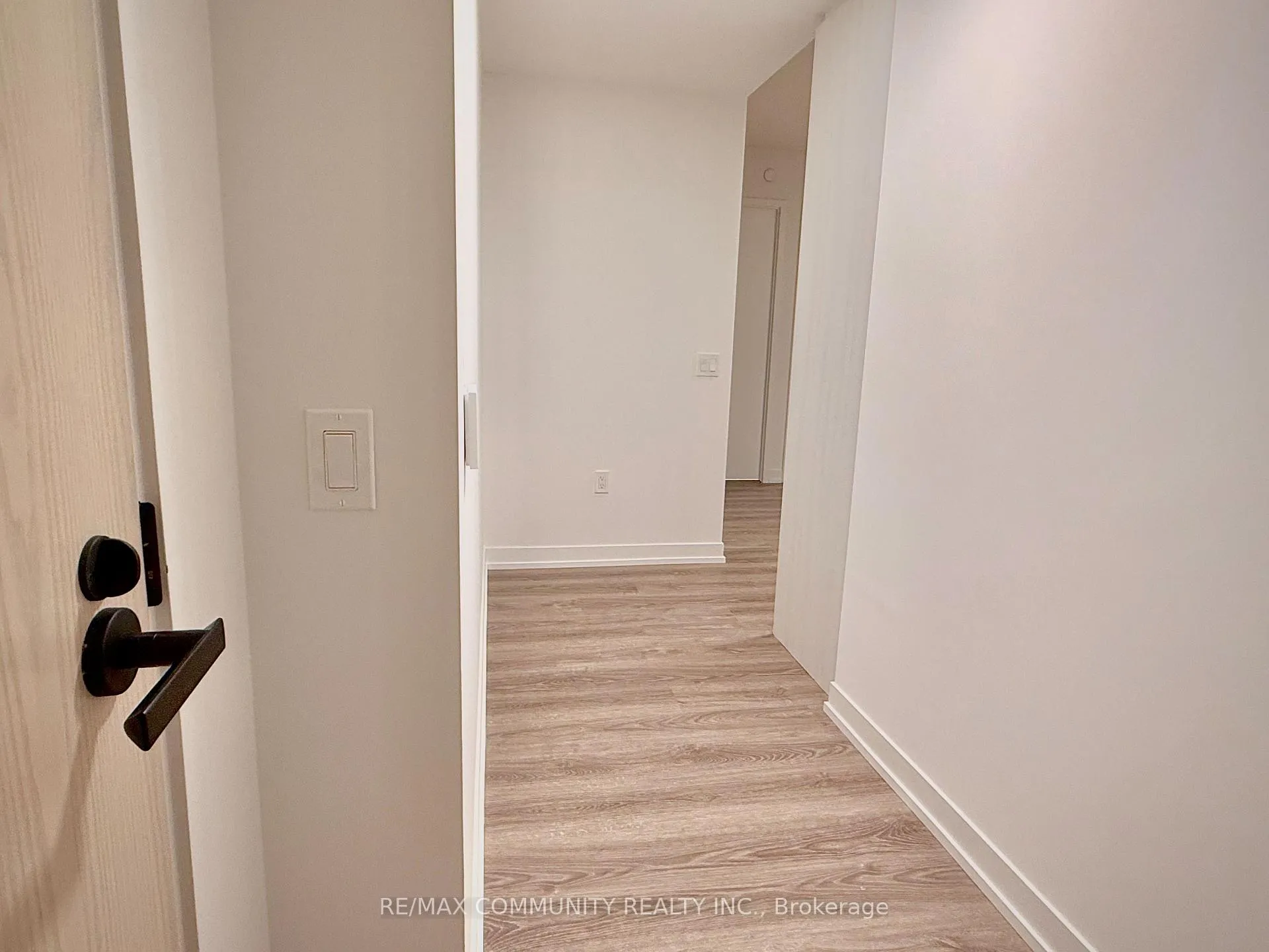 Photo 3 of Unit 317, 195 Commerce Street, Vaughan, Vaughan Corporate Centre — HOMEH