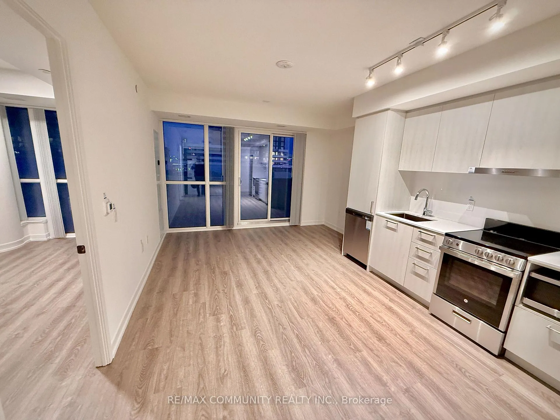 Photo 7 of Unit 317, 195 Commerce Street, Vaughan, Vaughan Corporate Centre — HOMEH