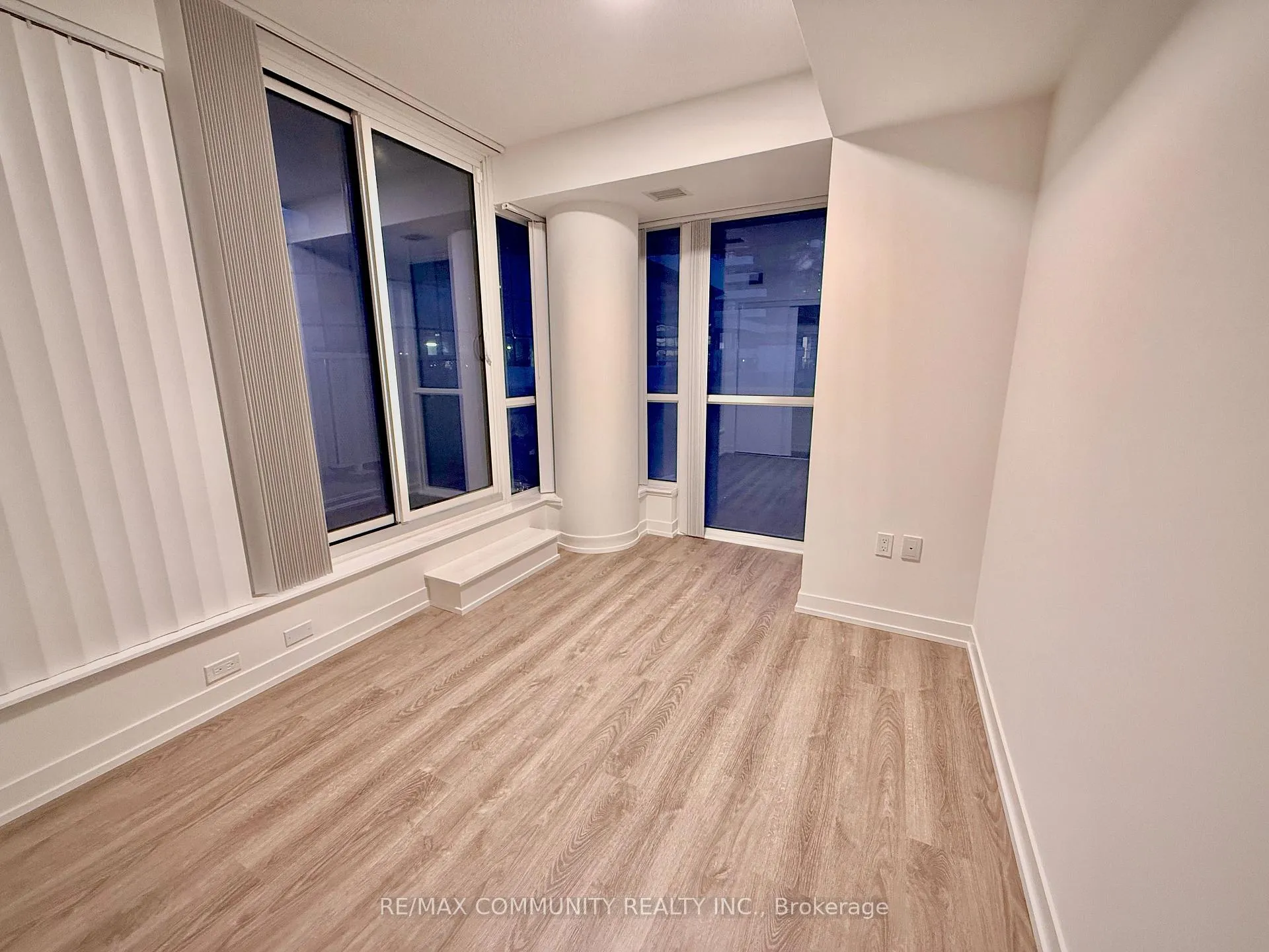 Photo 10 of Unit 317, 195 Commerce Street, Vaughan, Vaughan Corporate Centre — HOMEH