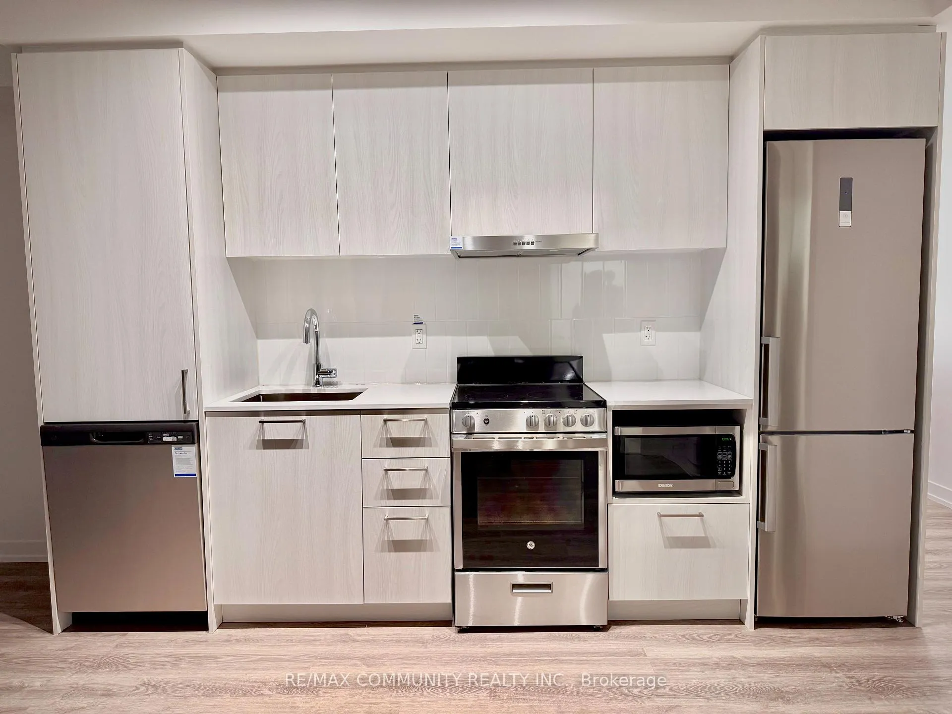Photo 14 of Unit 317, 195 Commerce Street, Vaughan, Vaughan Corporate Centre — HOMEH