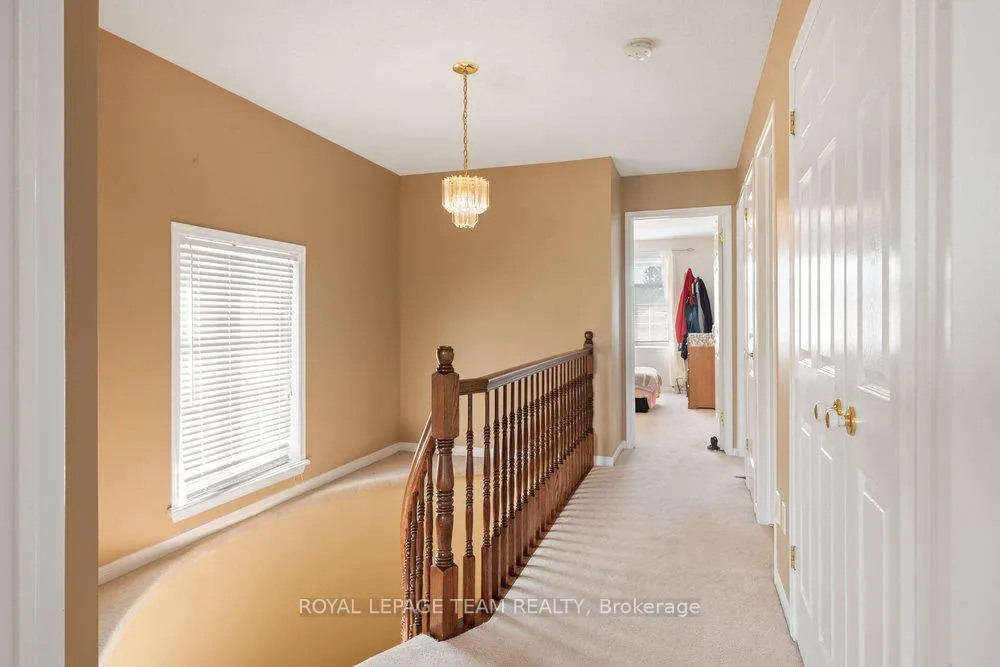 Photo 8 of 243 Royal Gala Private, Ottawa, Pineview — HOMEH