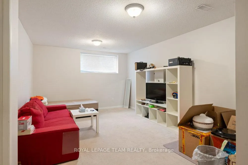 Photo 14 of 243 Royal Gala Private, Ottawa, Pineview — HOMEH
