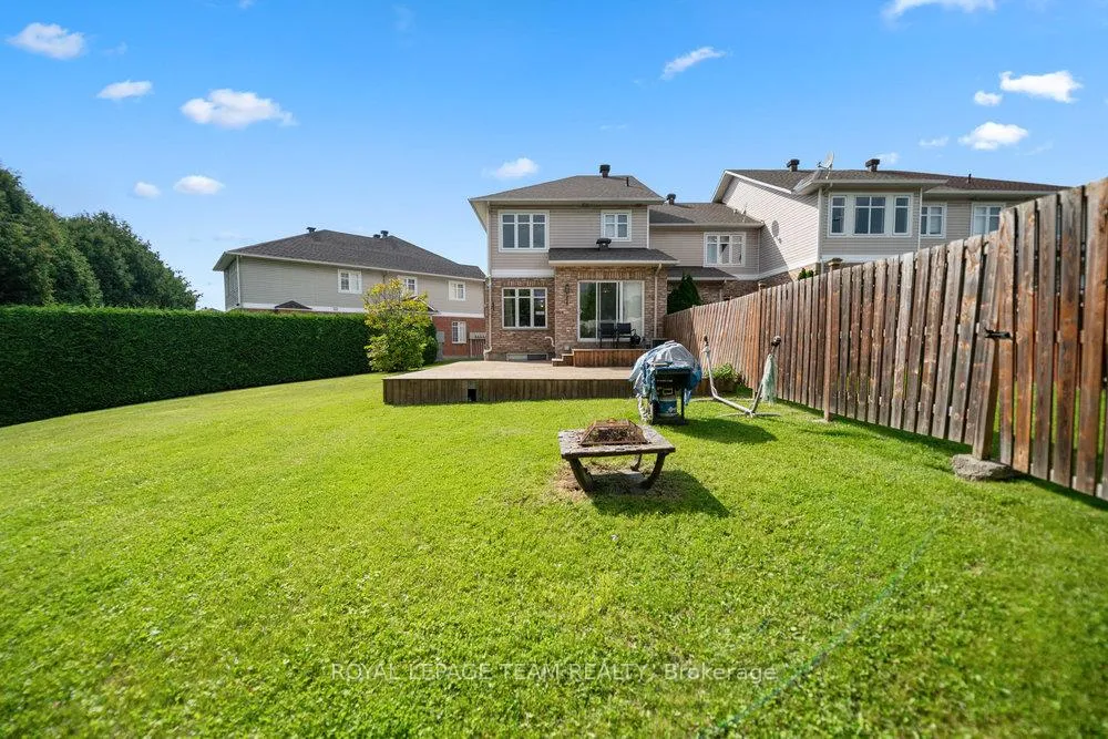 Photo 17 of 243 Royal Gala Private, Ottawa, Pineview — HOMEH