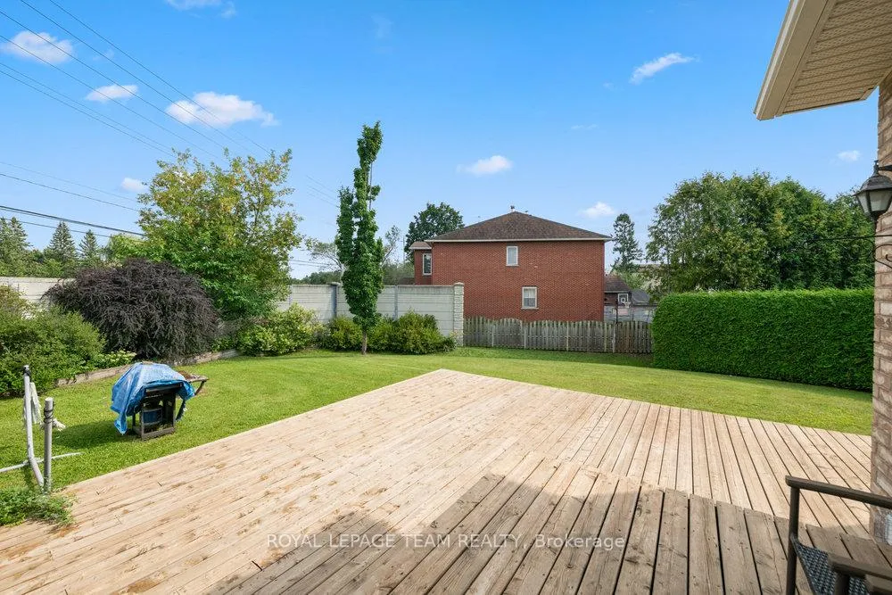 Photo 18 of 243 Royal Gala Private, Ottawa, Pineview — HOMEH