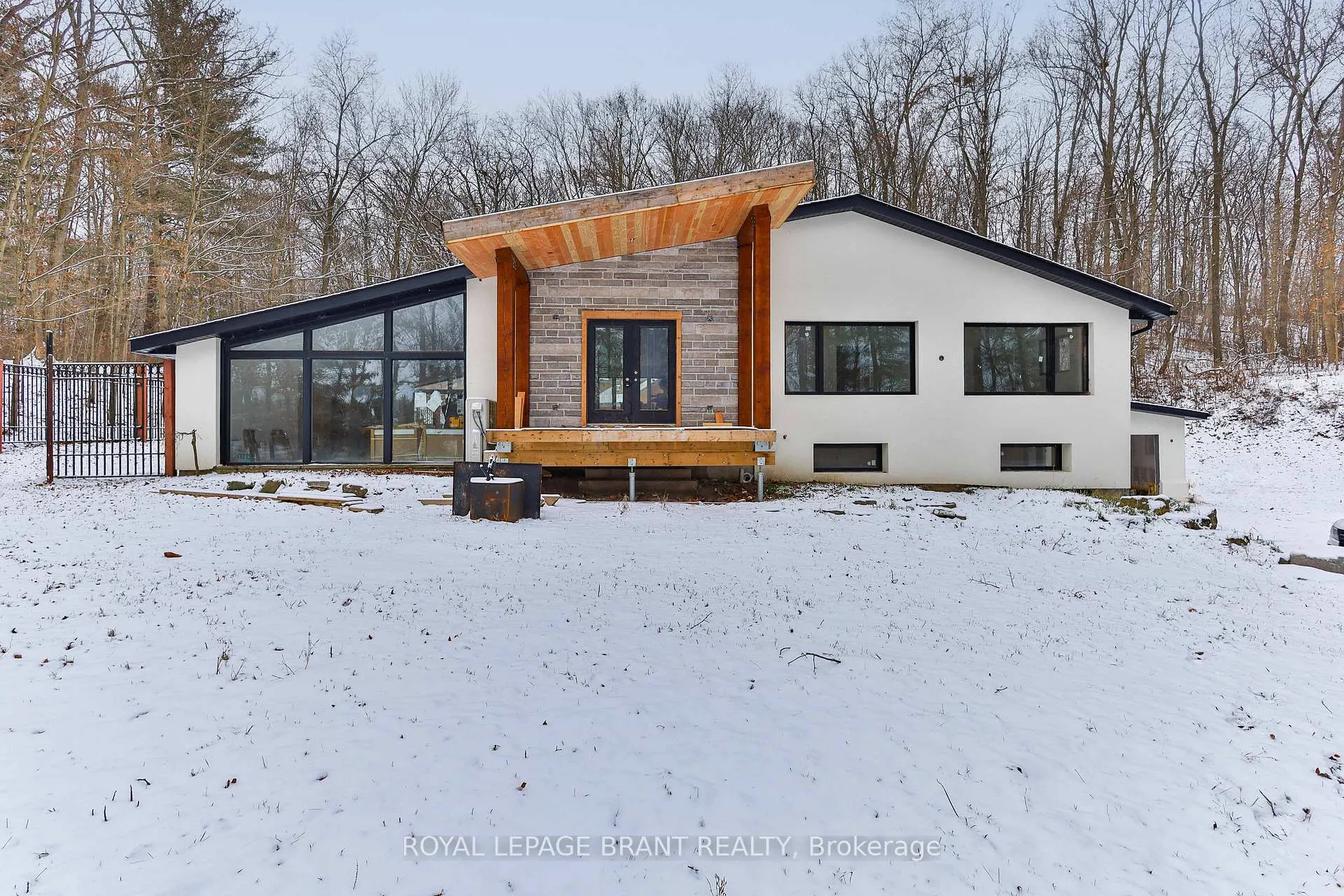 Front of 534 Blue Lake Road