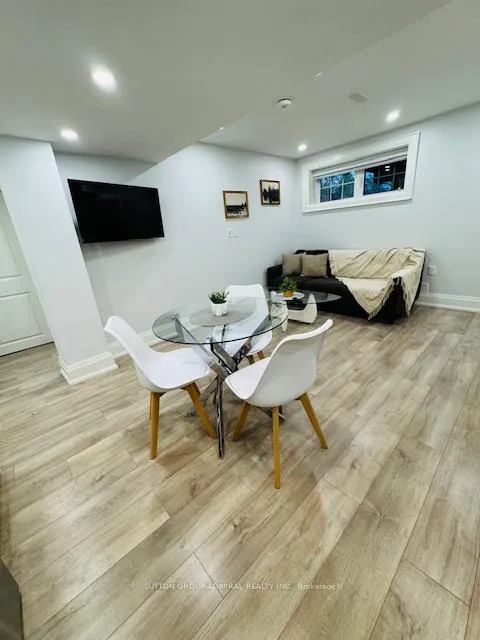 Photo 6 of Unit Two, 112 Thomas Cook Avenue, Vaughan, Patterson — HOMEH