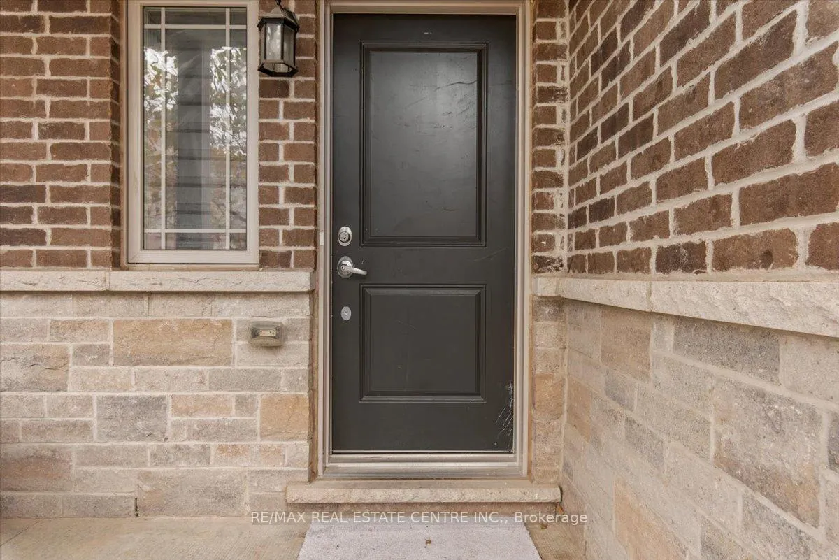 Photo 4 of 49 Crossings Way, Hamilton, Rymal — HOMEH