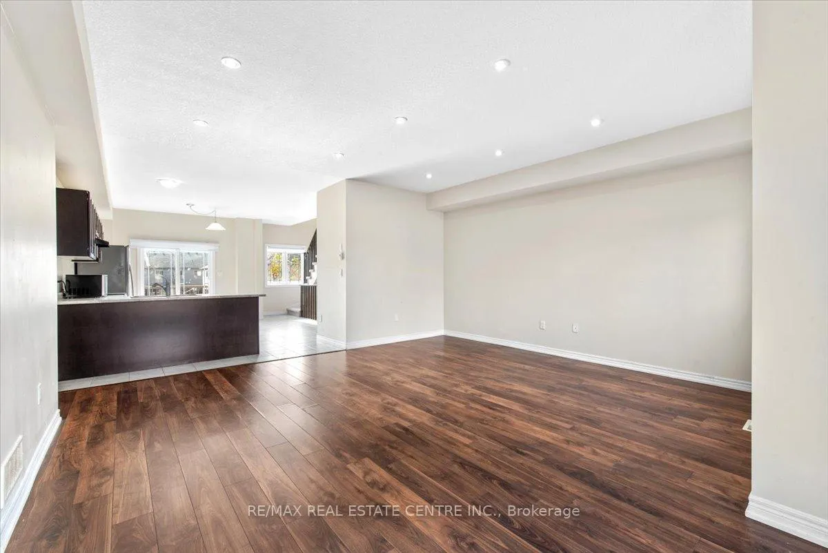 Photo 8 of 49 Crossings Way, Hamilton, Rymal — HOMEH