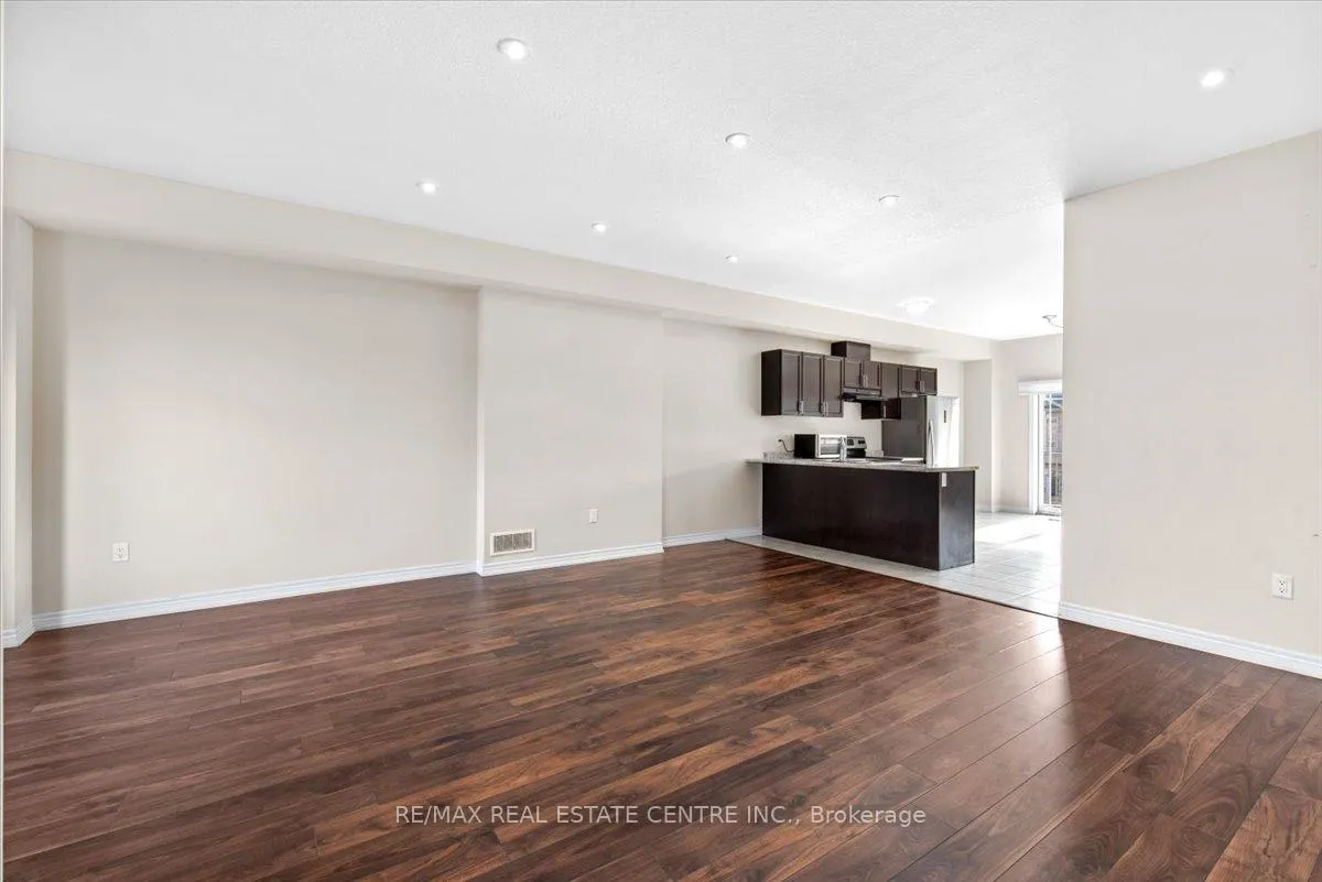 Photo 9 of 49 Crossings Way, Hamilton, Rymal — HOMEH