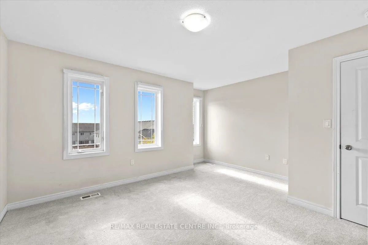 Photo 11 of 49 Crossings Way, Hamilton, Rymal — HOMEH