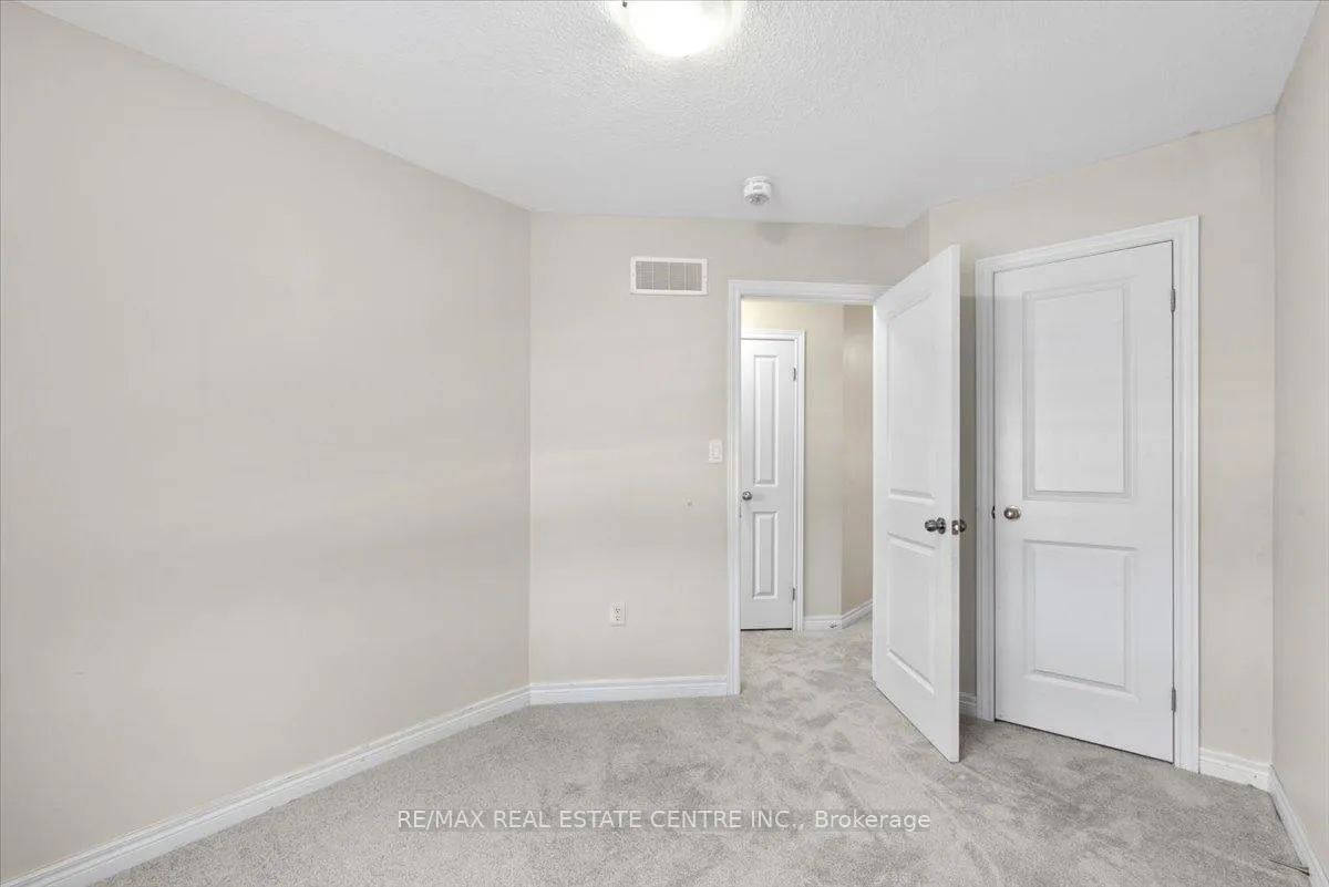 Photo 15 of 49 Crossings Way, Hamilton, Rymal — HOMEH