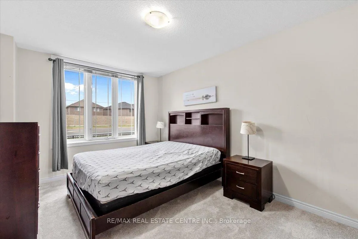 Photo 16 of 49 Crossings Way, Hamilton, Rymal — HOMEH