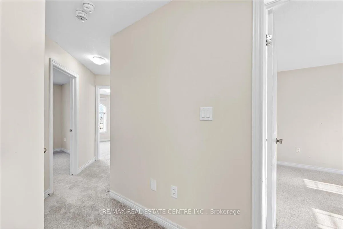 Photo 18 of 49 Crossings Way, Hamilton, Rymal — HOMEH