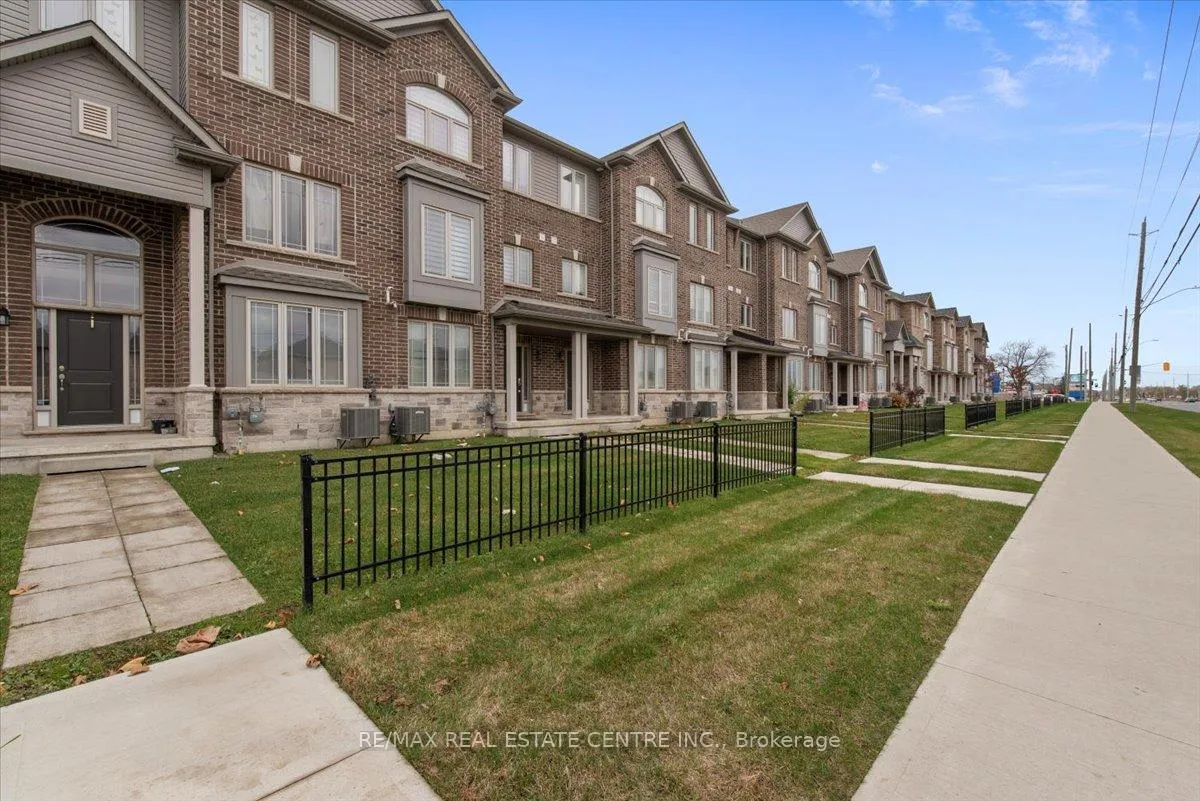 Photo 28 of 49 Crossings Way, Hamilton, Rymal — HOMEH