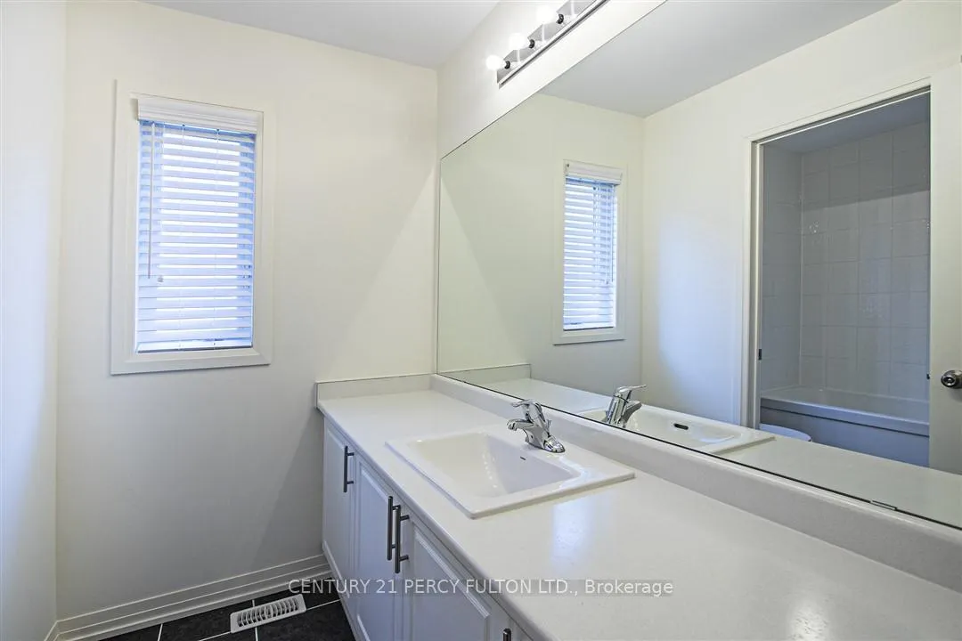 Photo 25 of 62 Cryderman Lane, Clarington, Bowmanville — HOMEH