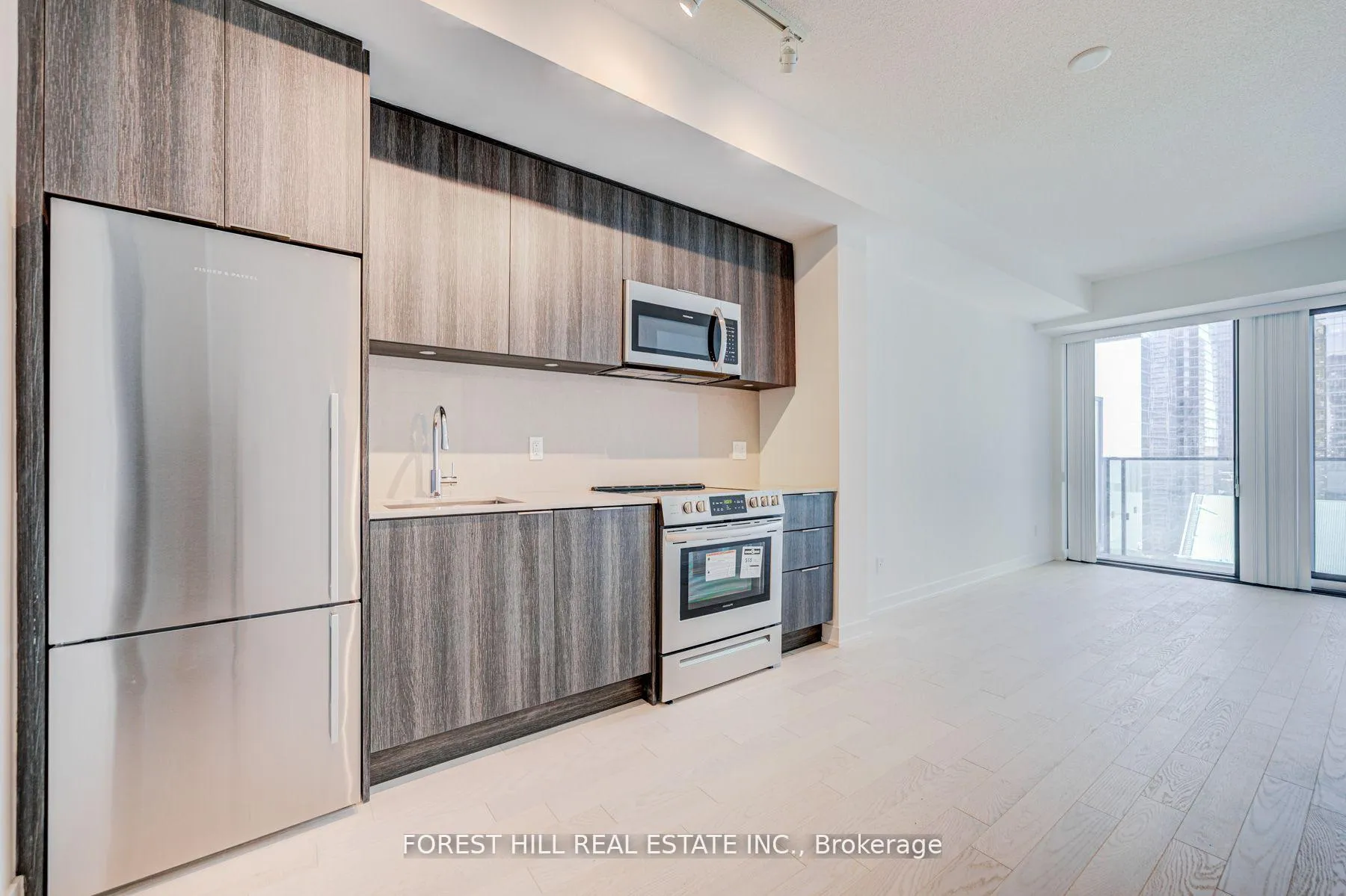Photo 2 of Unit 3107, 25 Richmond Street E, Toronto, Church-Yonge Corridor — HOMEH