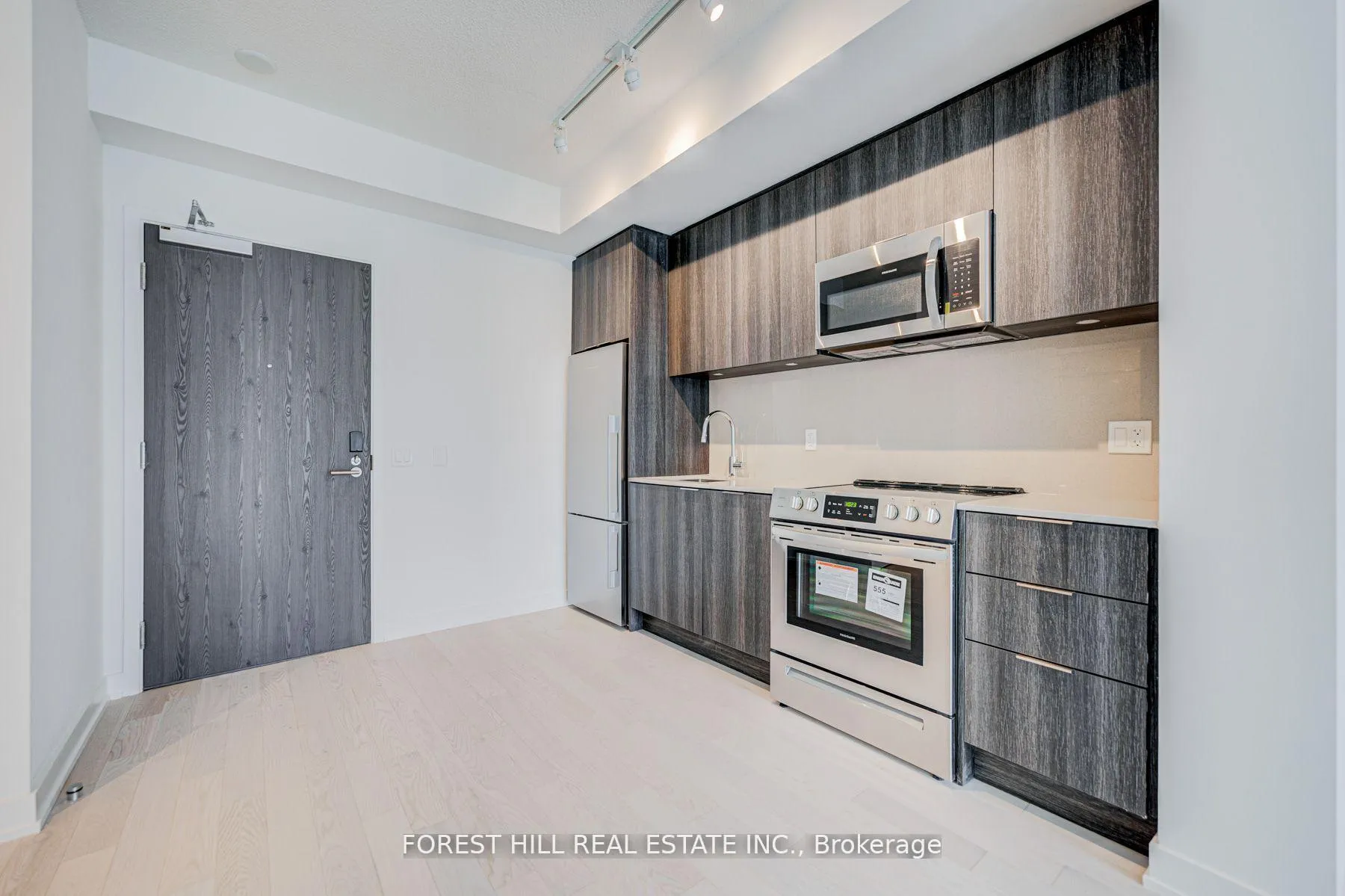 Photo 3 of Unit 3107, 25 Richmond Street E, Toronto, Church-Yonge Corridor — HOMEH