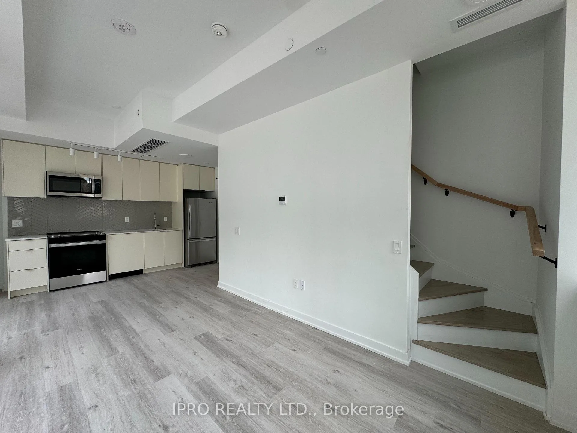 Photo 7 of Unit 137, 1612 Charles Street, Whitby, Port Whitby — HOMEH