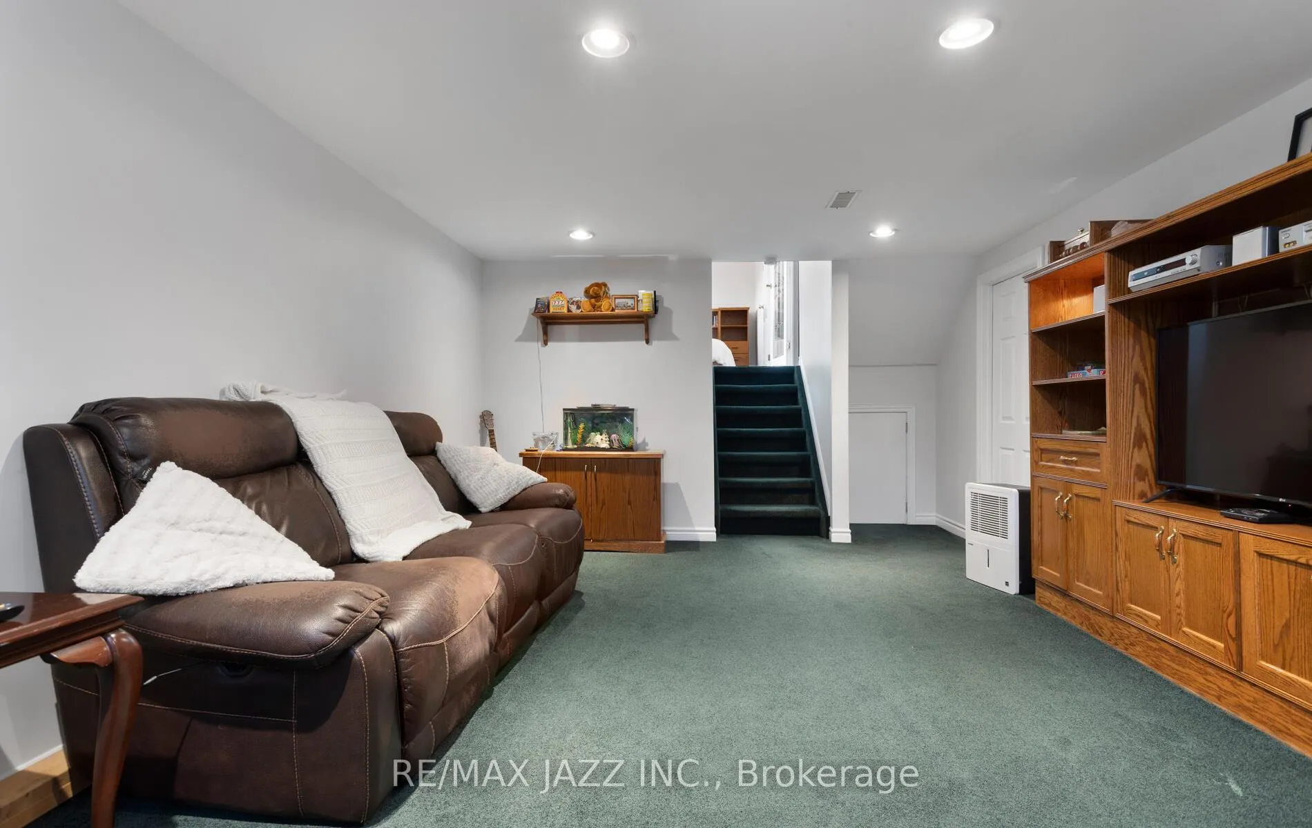 Photo 34 of 296 Inverness Drive, Oshawa, McLaughlin — HOMEH