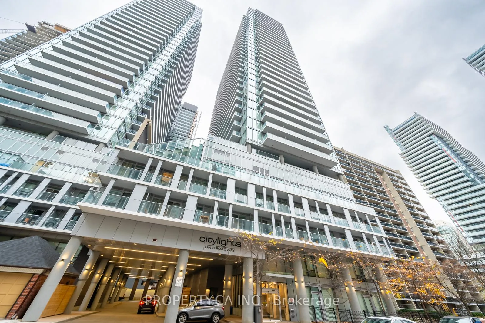 Front of Unit 3505, 195 Redpath Avenue