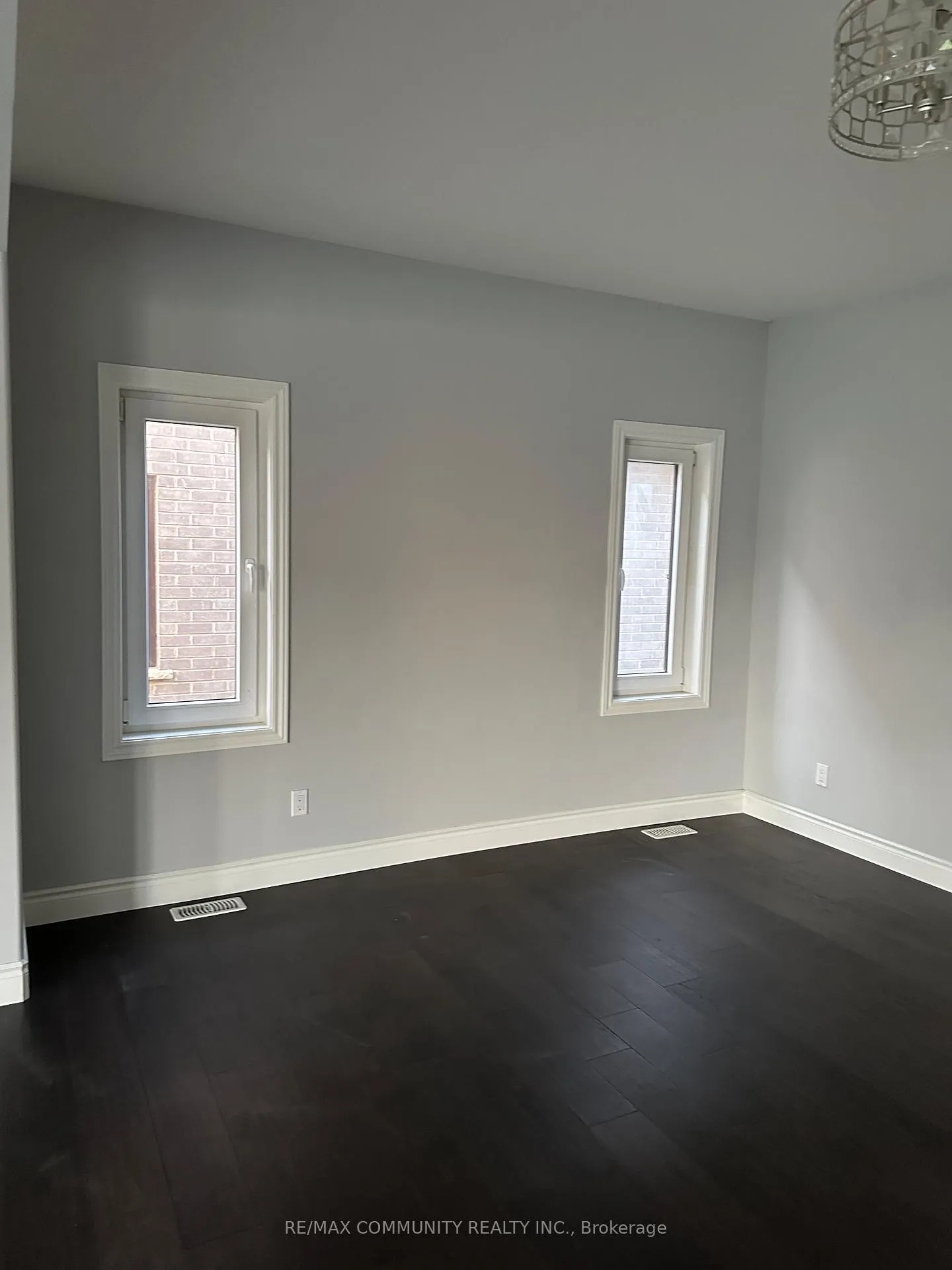 Photo 5 of 129 Savannah Ridge Drive, Brant, Paris — HOMEH