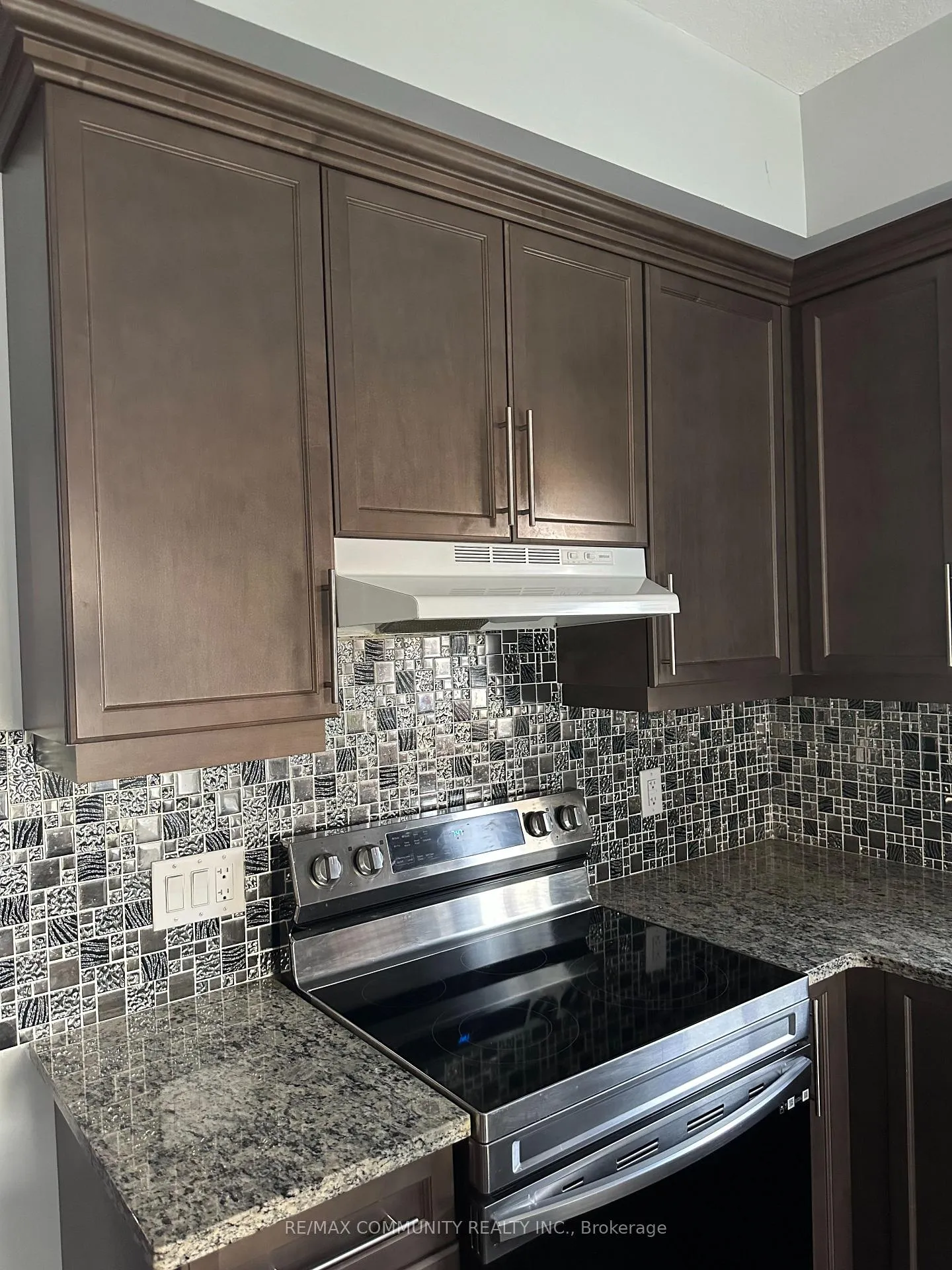 Photo 10 of 129 Savannah Ridge Drive, Brant, Paris — HOMEH