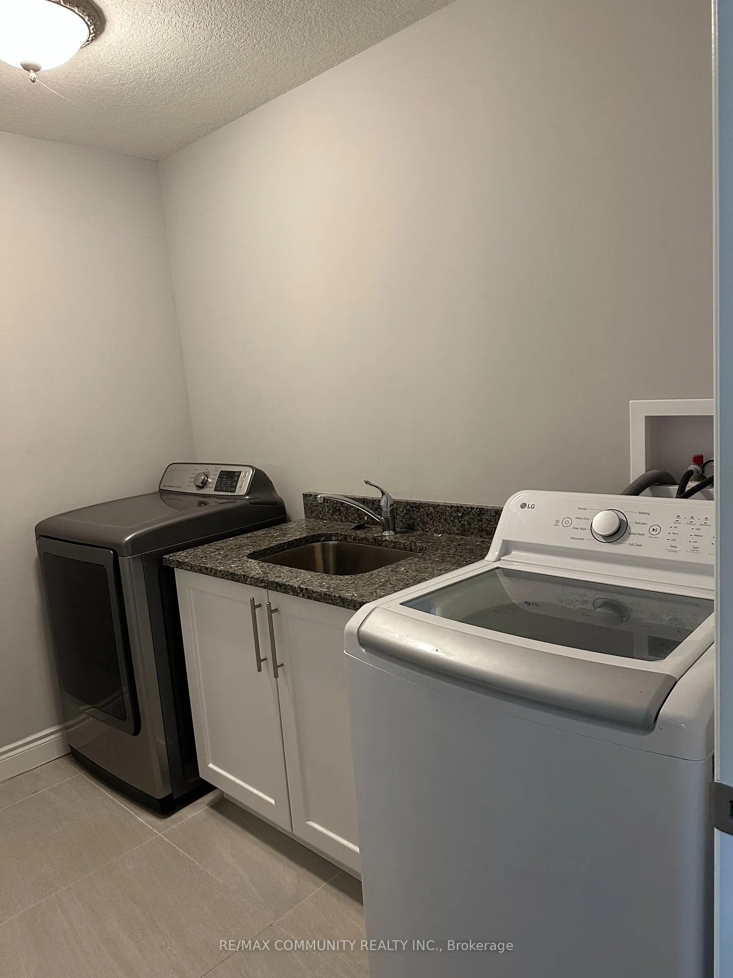 Photo 11 of 129 Savannah Ridge Drive, Brant, Paris — HOMEH