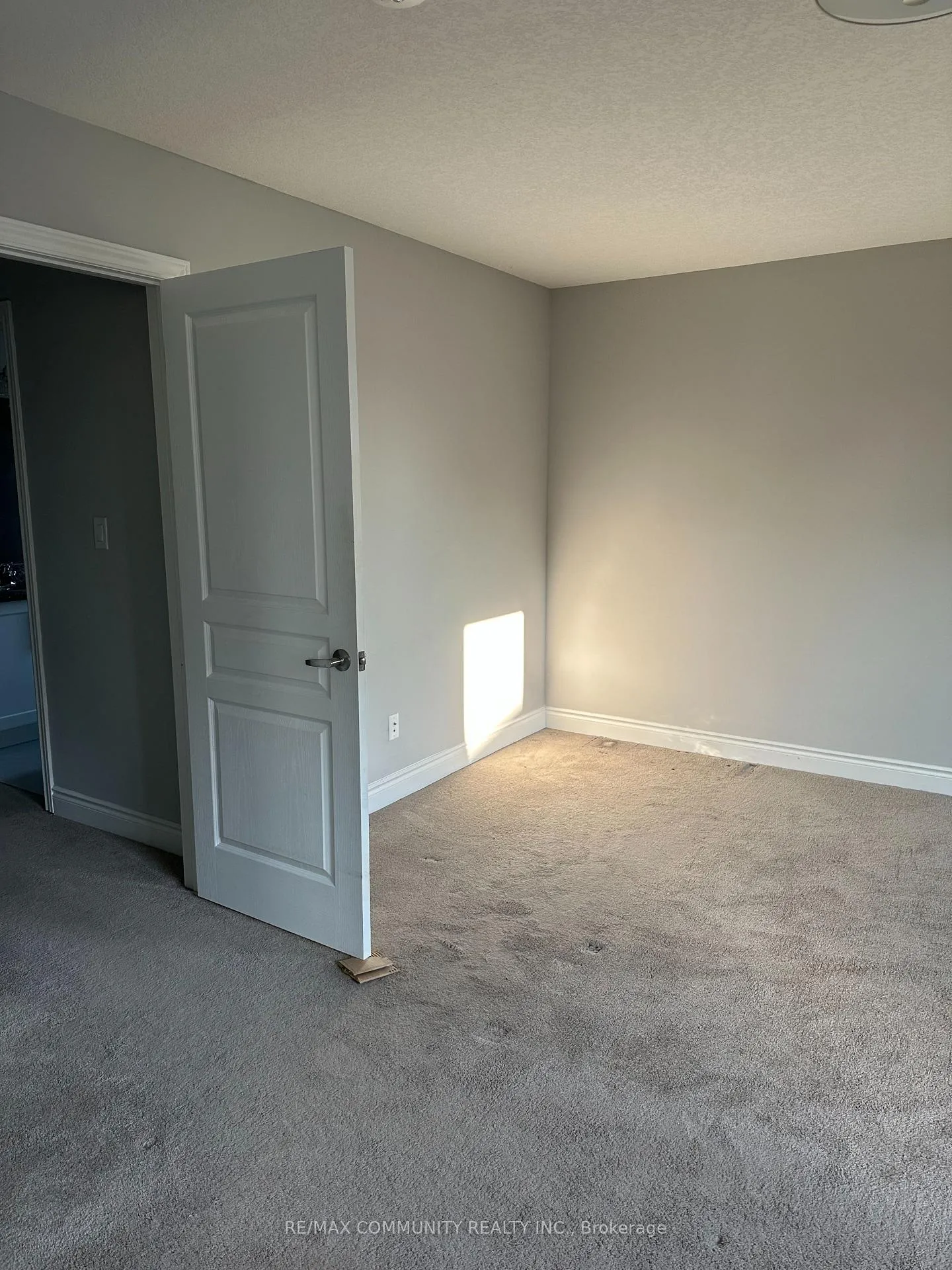 Photo 13 of 129 Savannah Ridge Drive, Brant, Paris — HOMEH