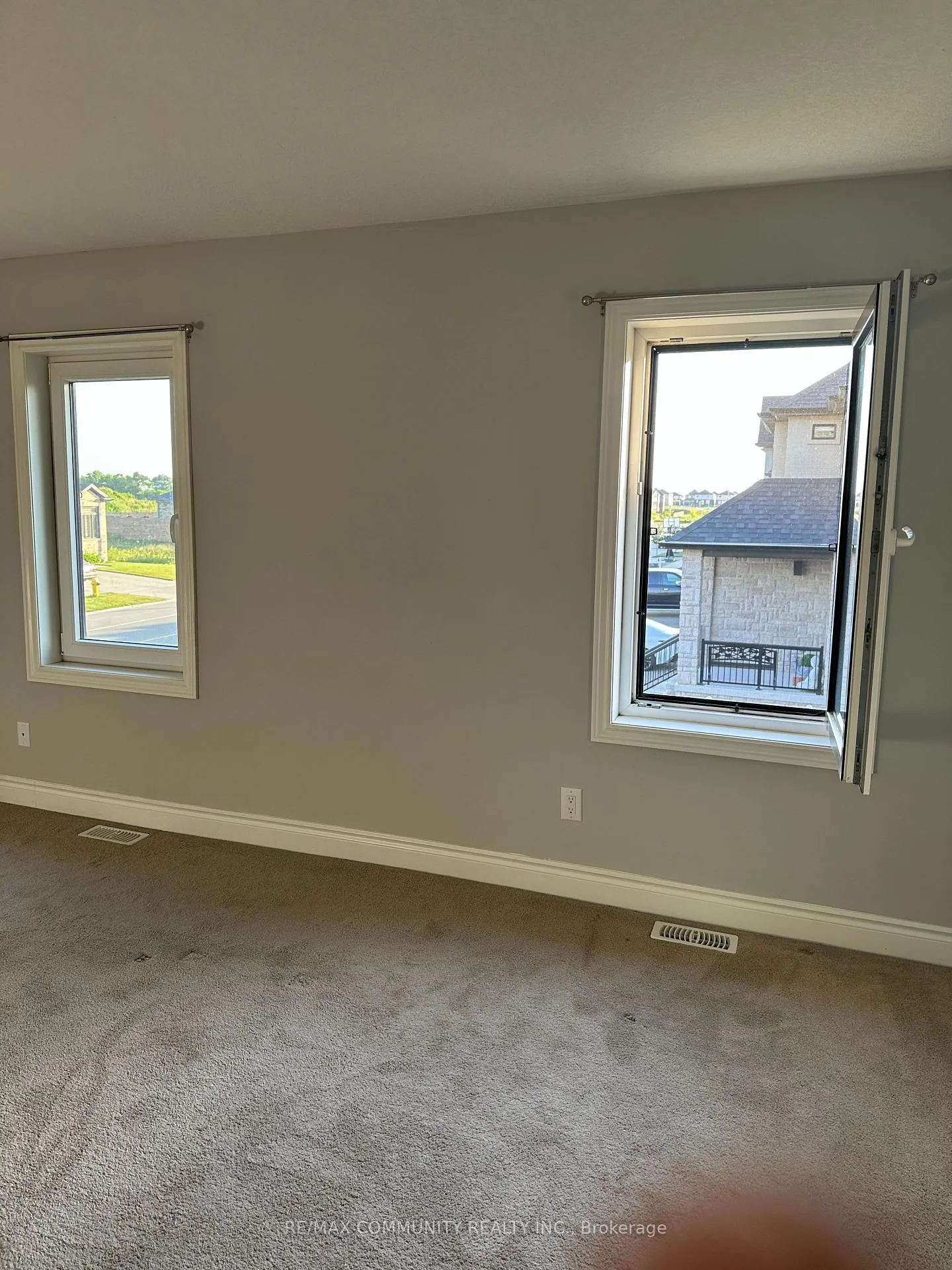 Photo 14 of 129 Savannah Ridge Drive, Brant, Paris — HOMEH
