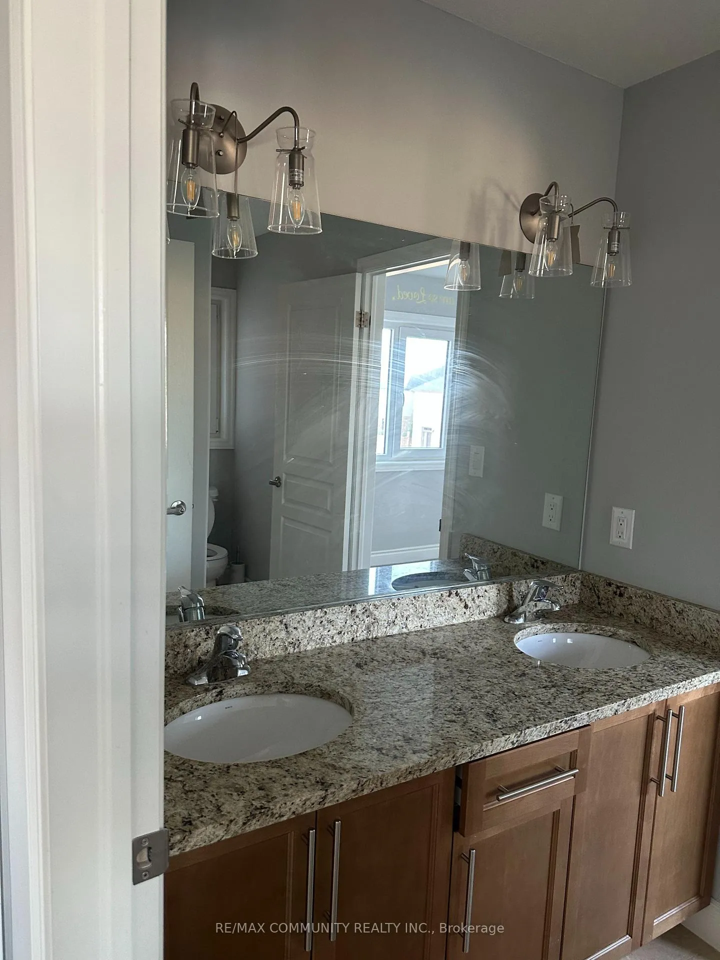 Photo 16 of 129 Savannah Ridge Drive, Brant, Paris — HOMEH